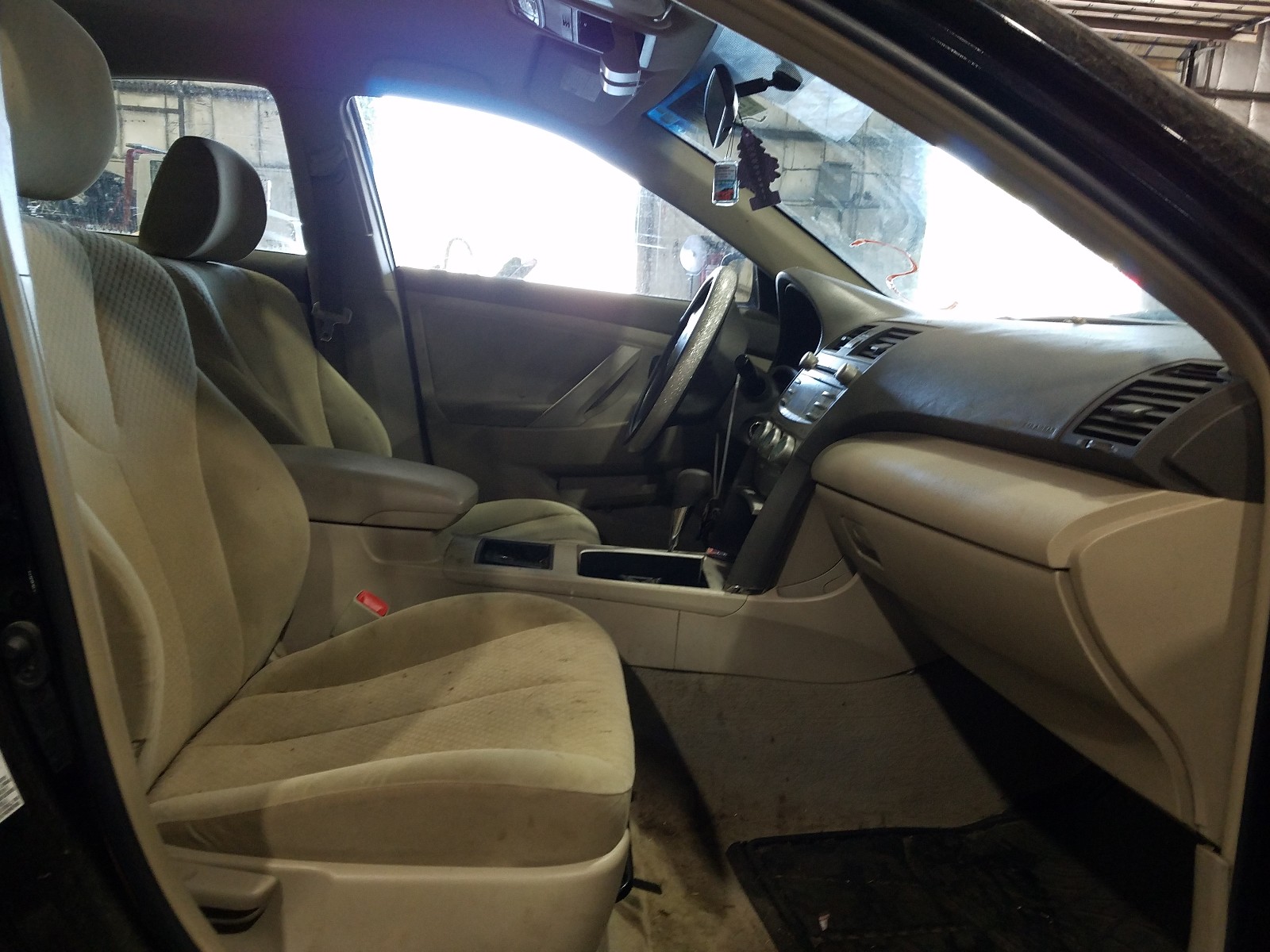 Photo 4 VIN: 4T1BE46K67U710819 - TOYOTA CAMRY CE 