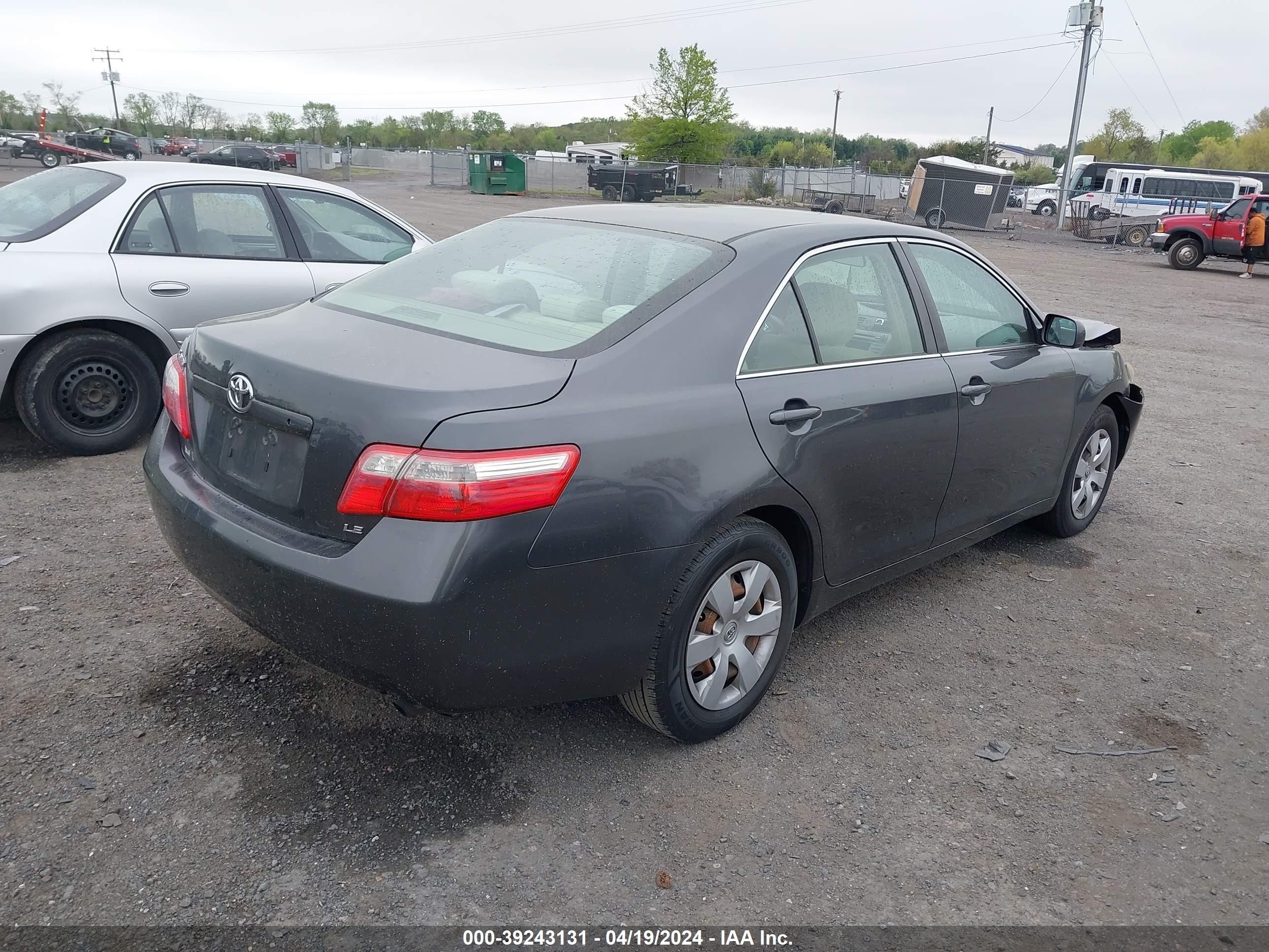 Photo 3 VIN: 4T1BE46K67U728608 - TOYOTA CAMRY 