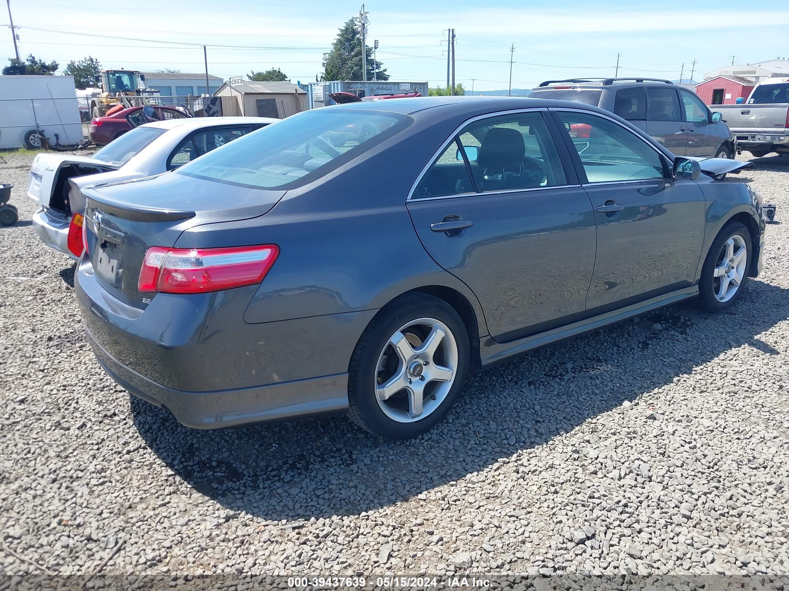 Photo 3 VIN: 4T1BE46K68U228983 - TOYOTA CAMRY 