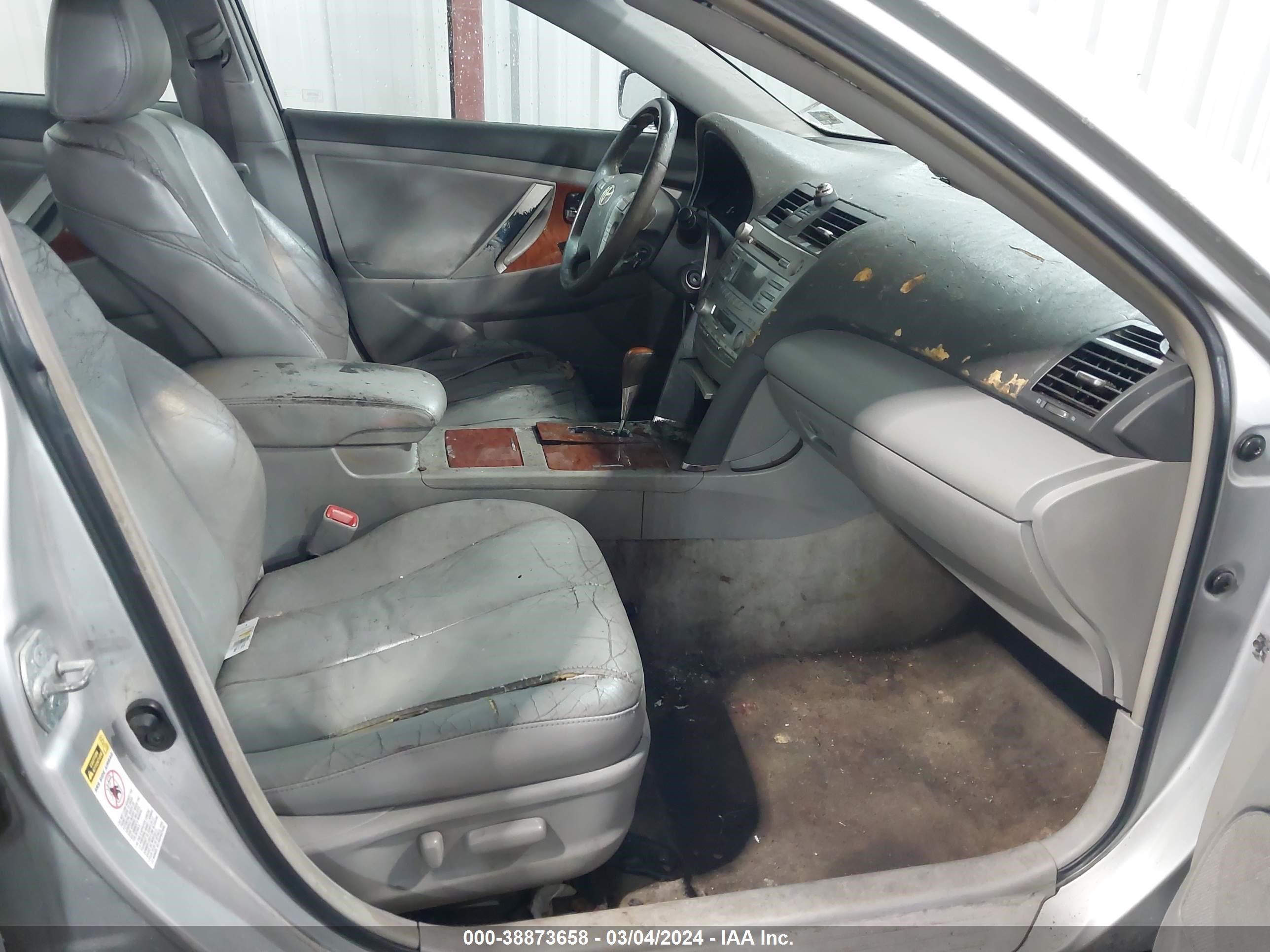 Photo 4 VIN: 4T1BE46K68U244388 - TOYOTA CAMRY 