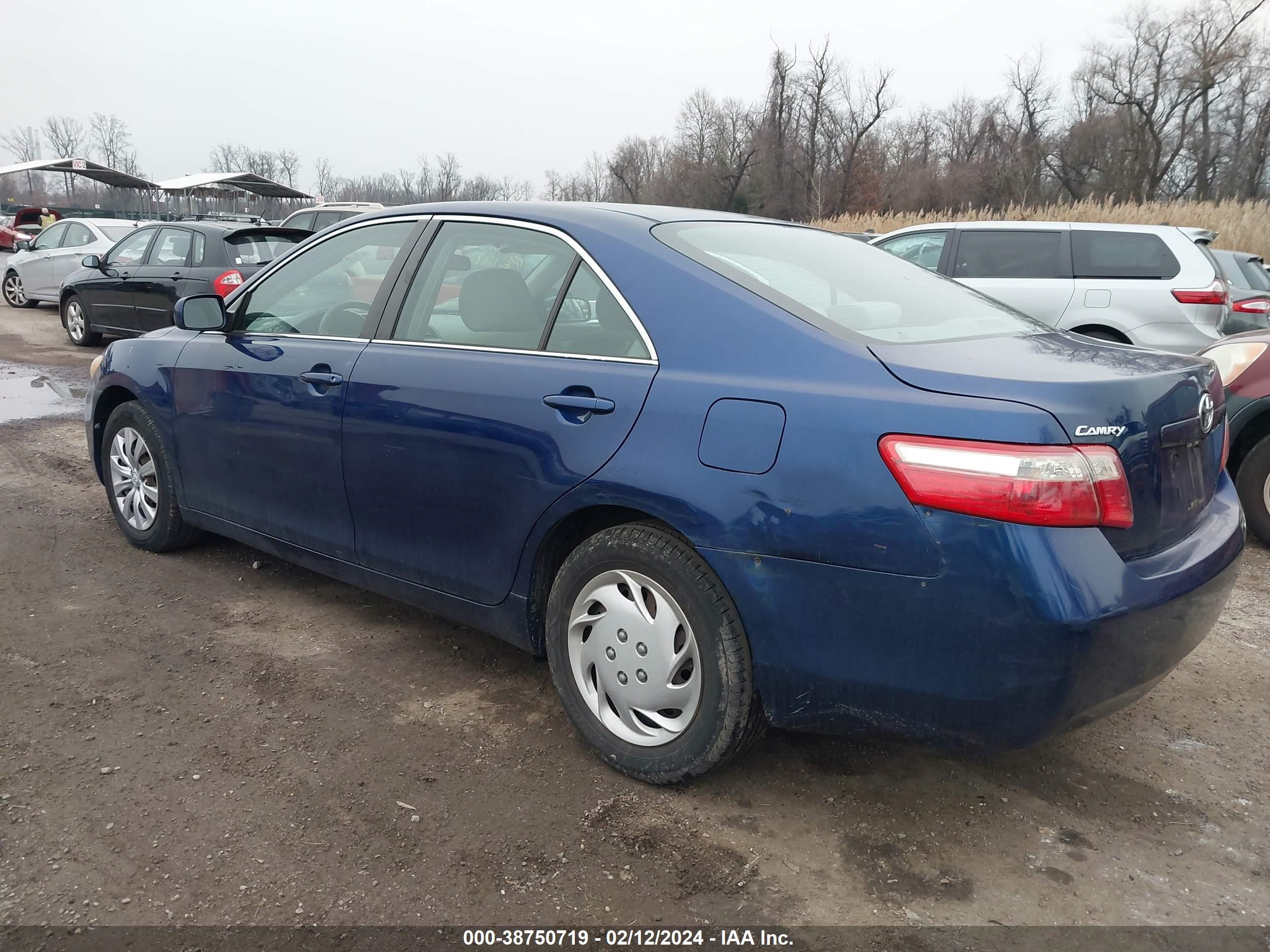 Photo 2 VIN: 4T1BE46K68U246755 - TOYOTA CAMRY 