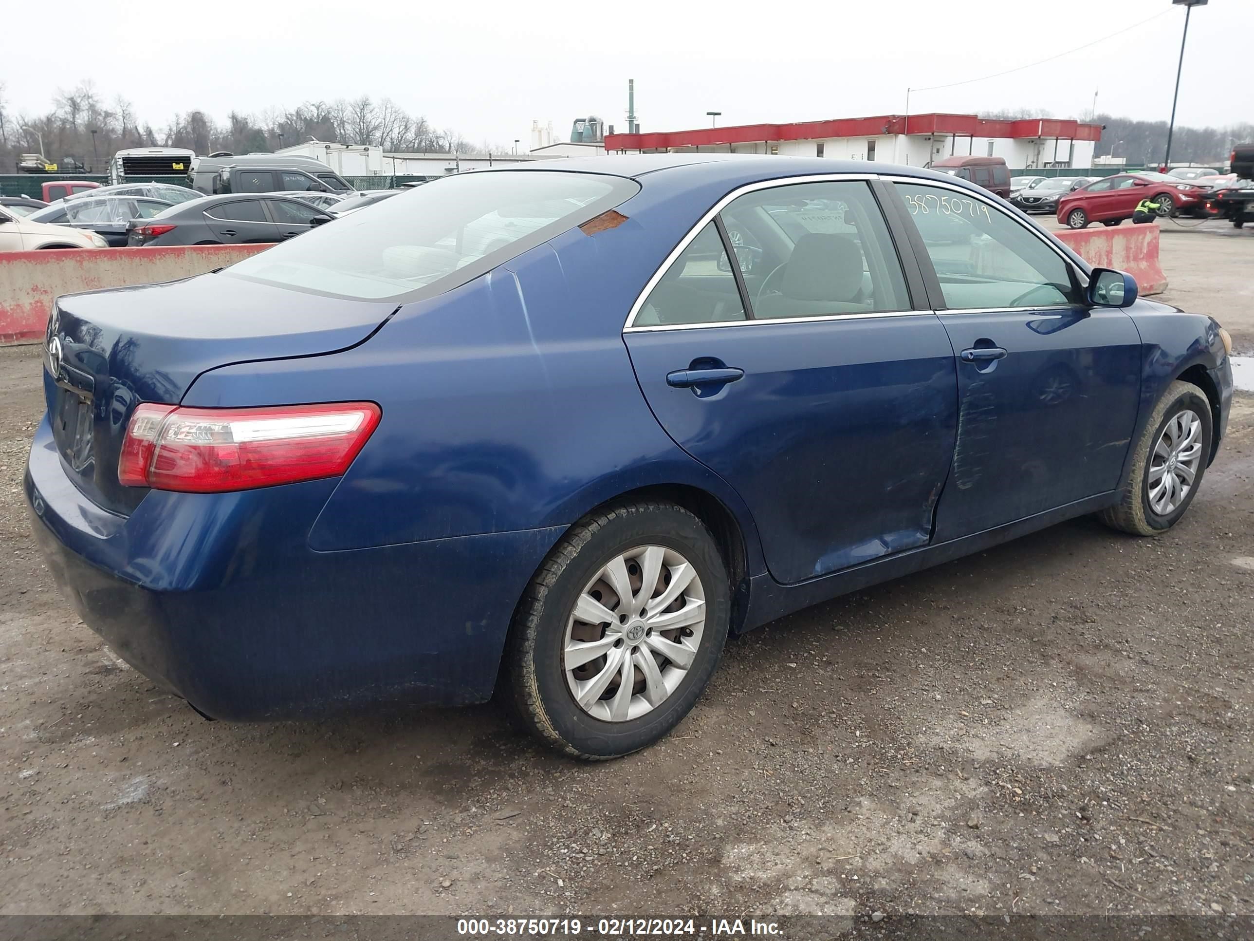 Photo 3 VIN: 4T1BE46K68U246755 - TOYOTA CAMRY 