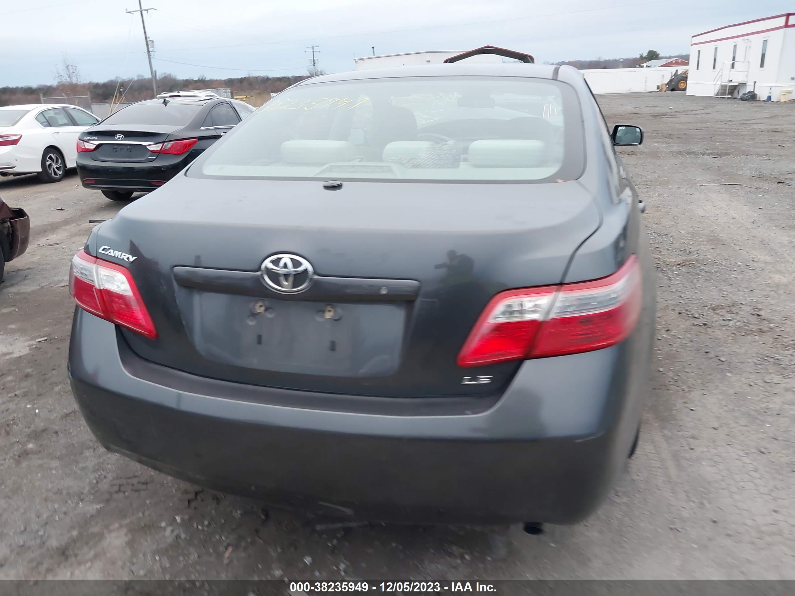 Photo 13 VIN: 4T1BE46K68U733518 - TOYOTA CAMRY 