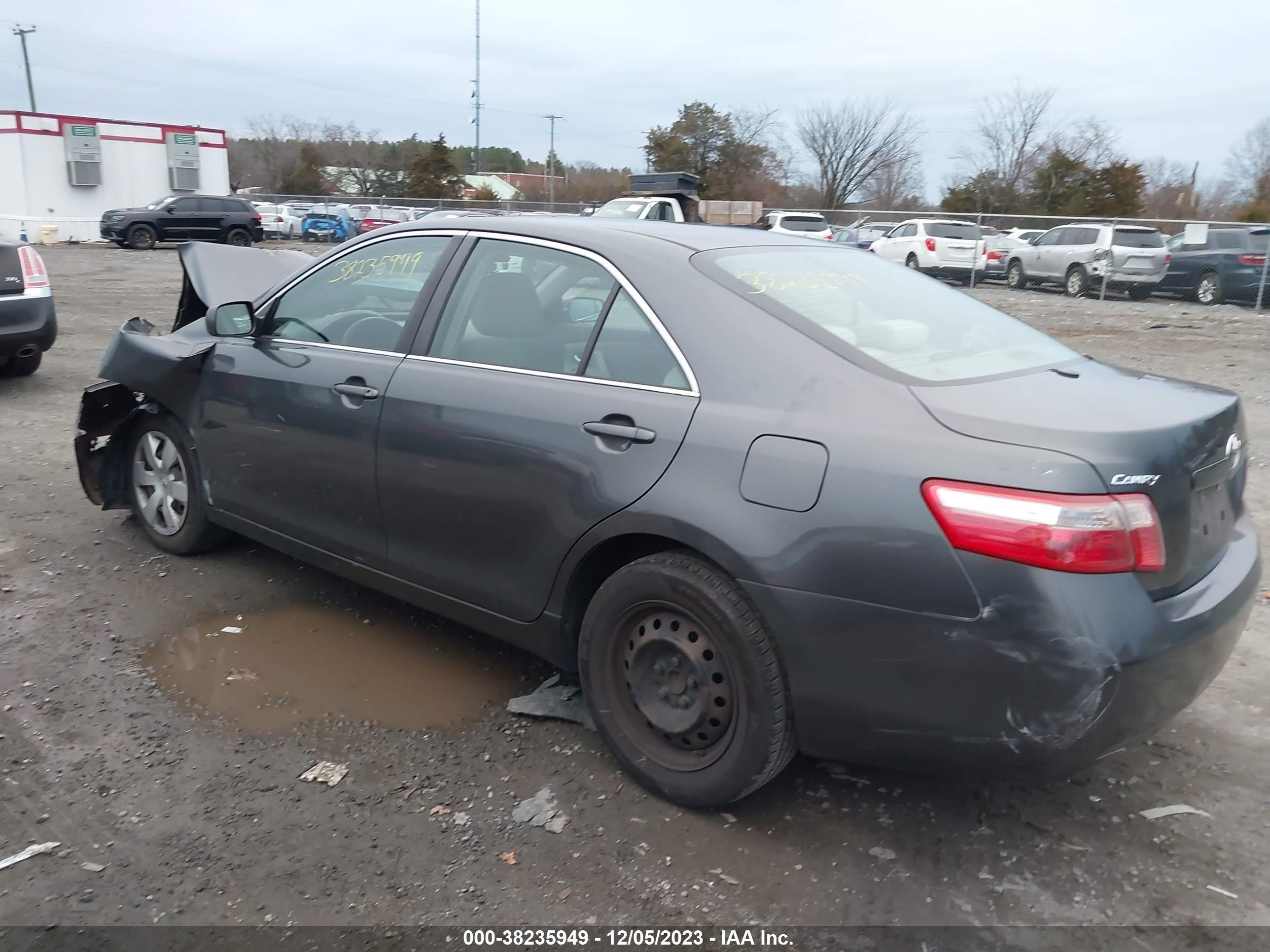 Photo 2 VIN: 4T1BE46K68U733518 - TOYOTA CAMRY 