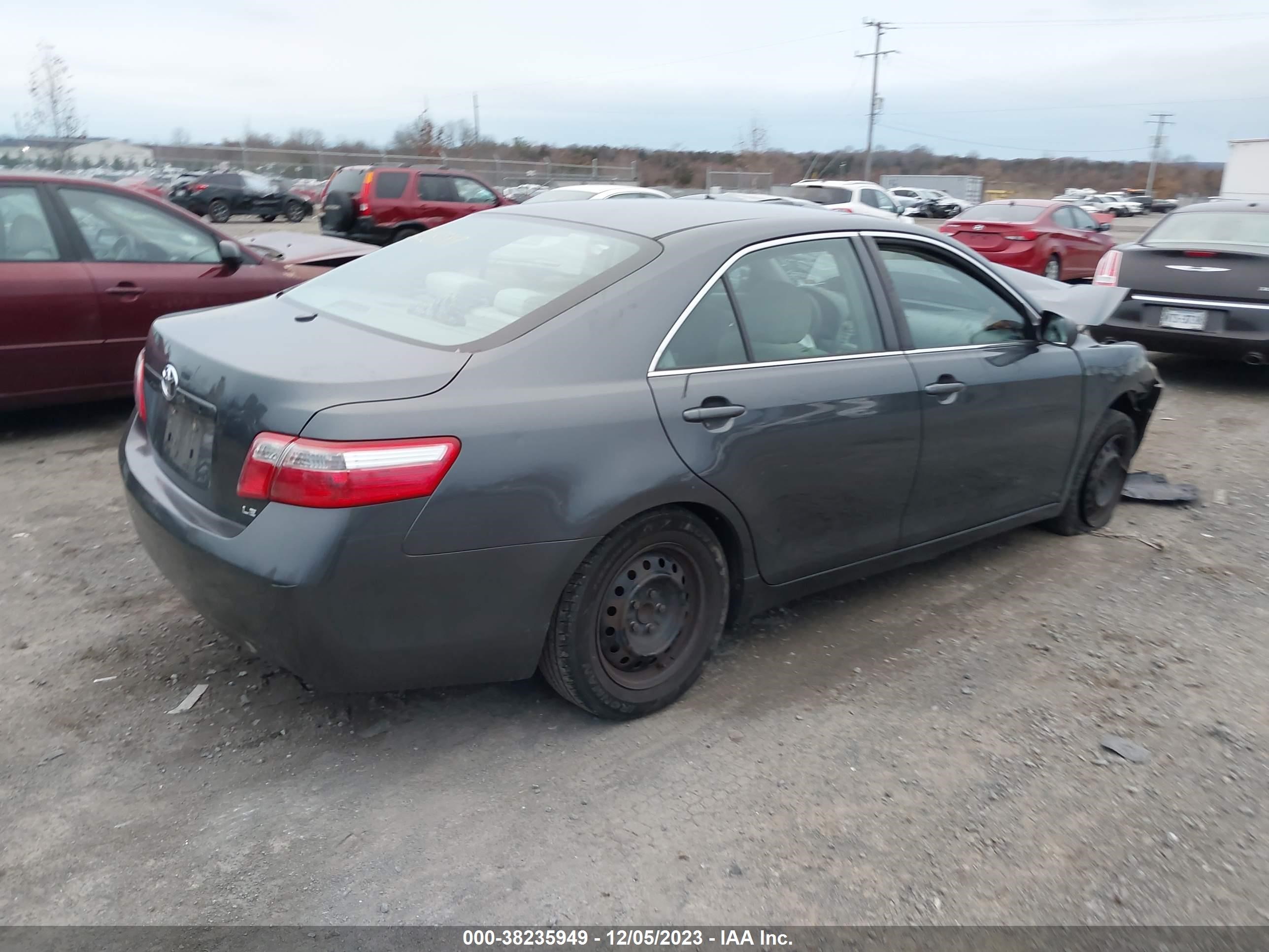 Photo 3 VIN: 4T1BE46K68U733518 - TOYOTA CAMRY 