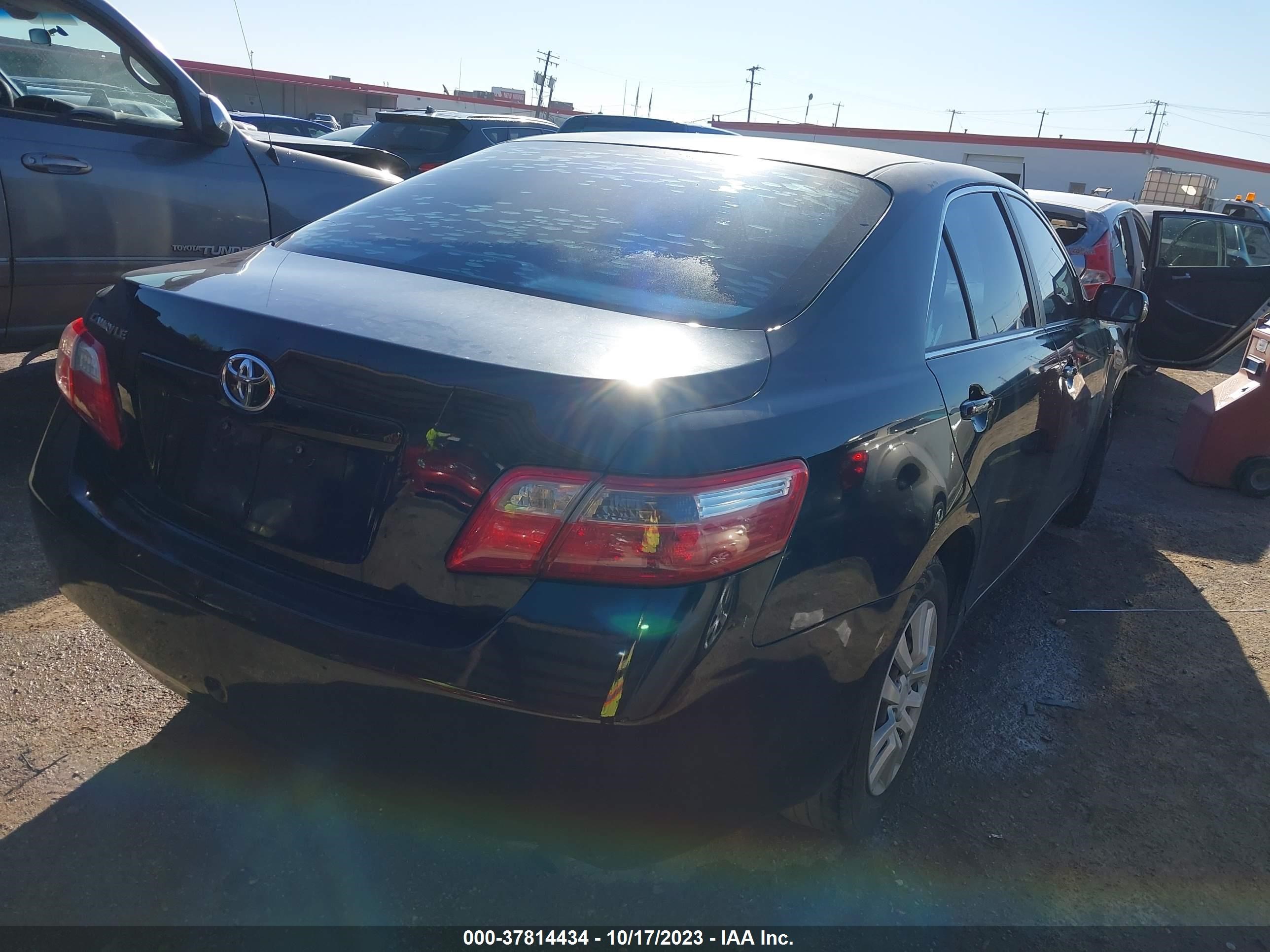 Photo 3 VIN: 4T1BE46K68U733647 - TOYOTA CAMRY 