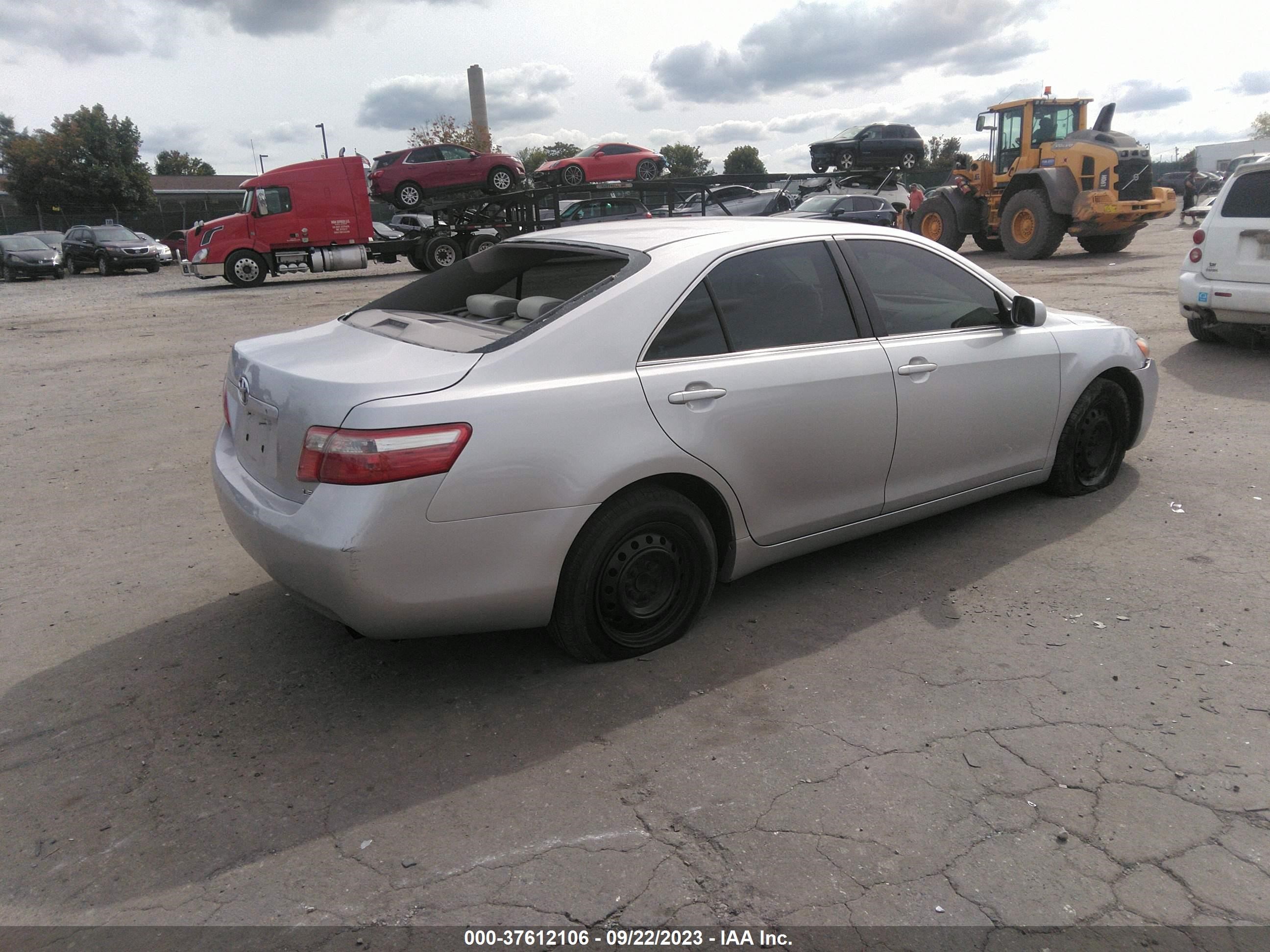 Photo 3 VIN: 4T1BE46K69U347828 - TOYOTA CAMRY 