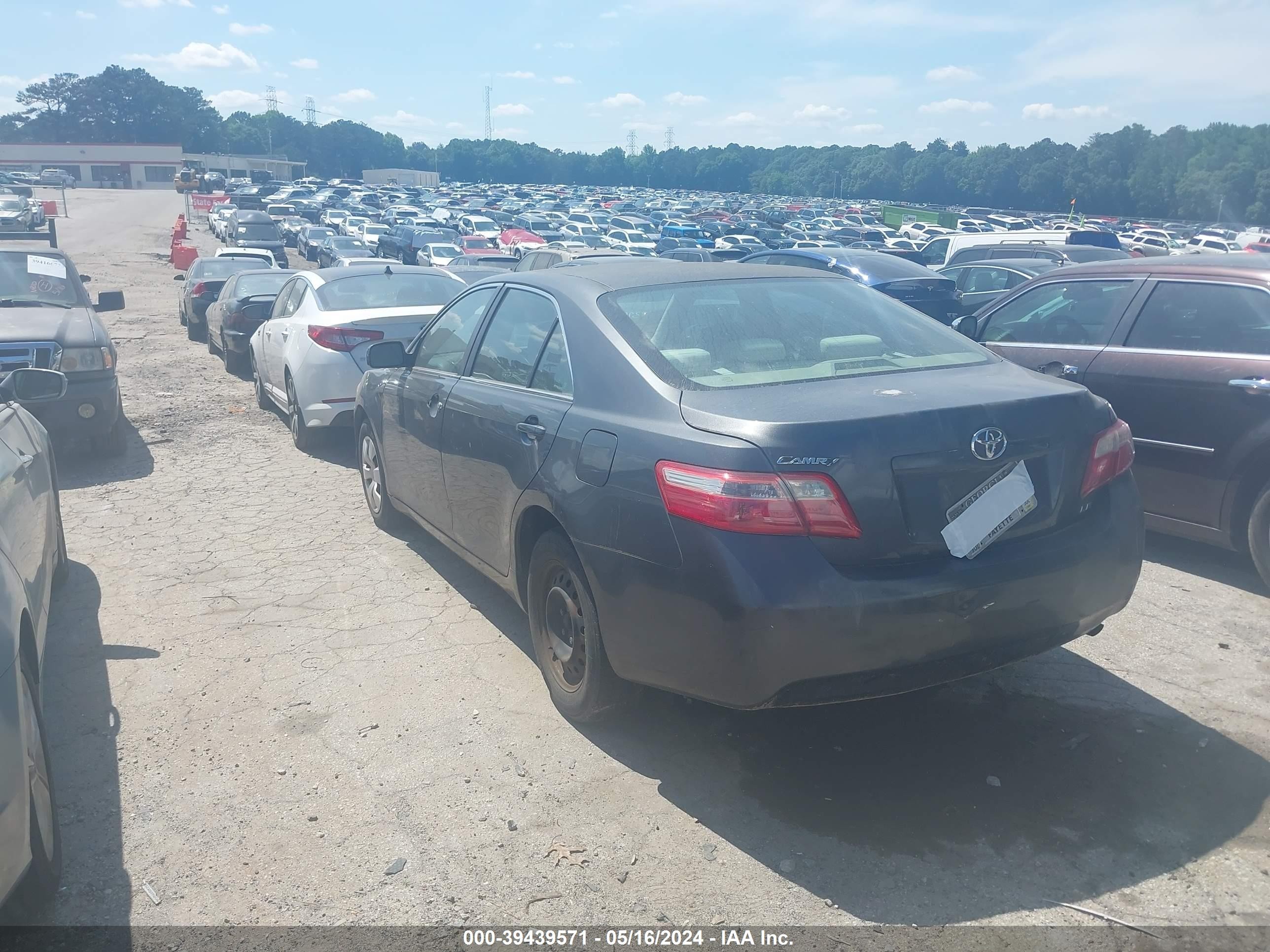 Photo 2 VIN: 4T1BE46K69U860996 - TOYOTA CAMRY 