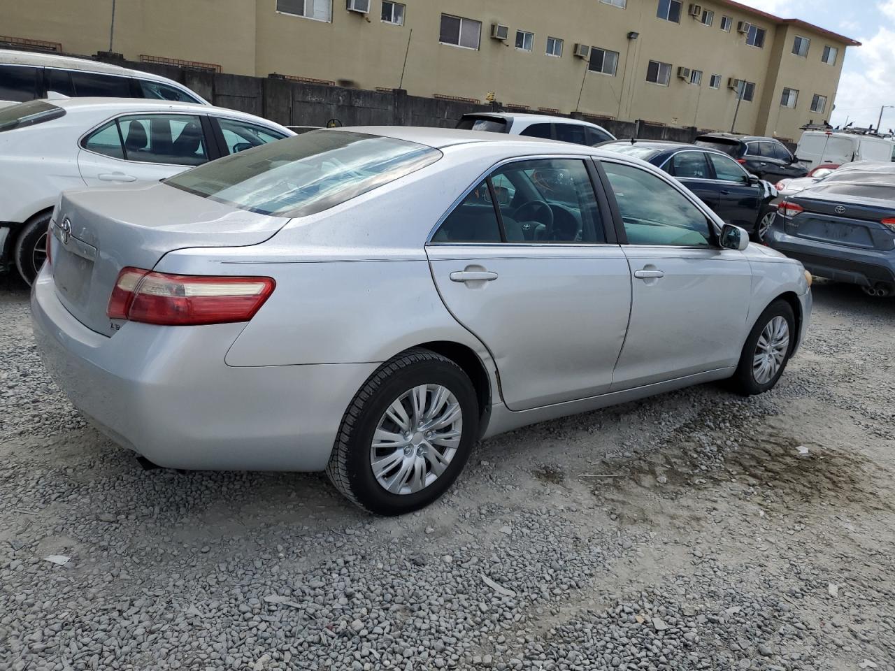 Photo 2 VIN: 4T1BE46K69U908576 - TOYOTA CAMRY 