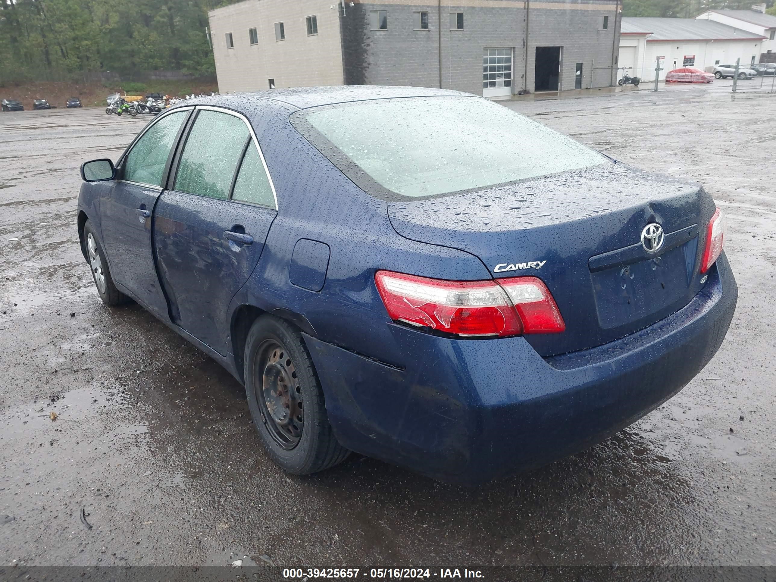 Photo 2 VIN: 4T1BE46K77U006032 - TOYOTA CAMRY 