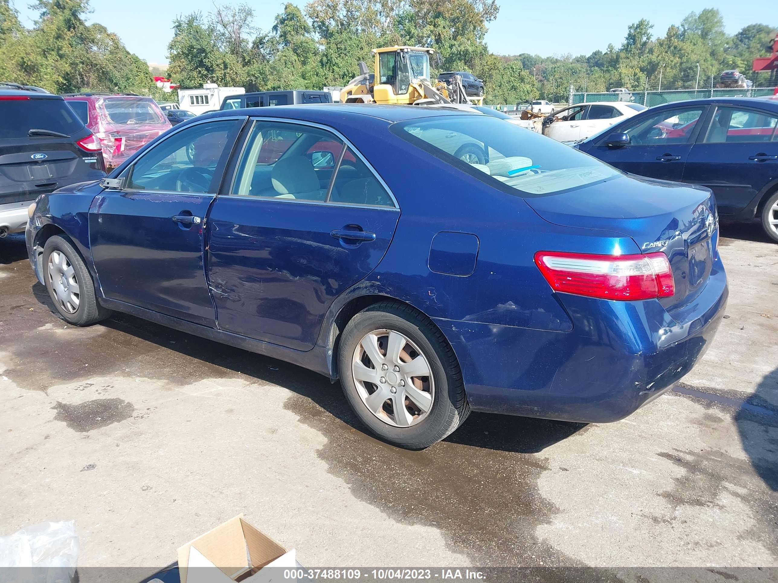 Photo 2 VIN: 4T1BE46K77U064464 - TOYOTA CAMRY 