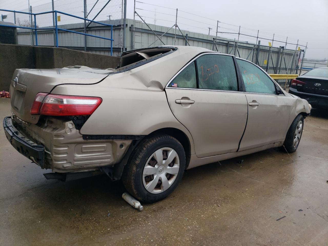 Photo 2 VIN: 4T1BE46K77U087100 - TOYOTA CAMRY 