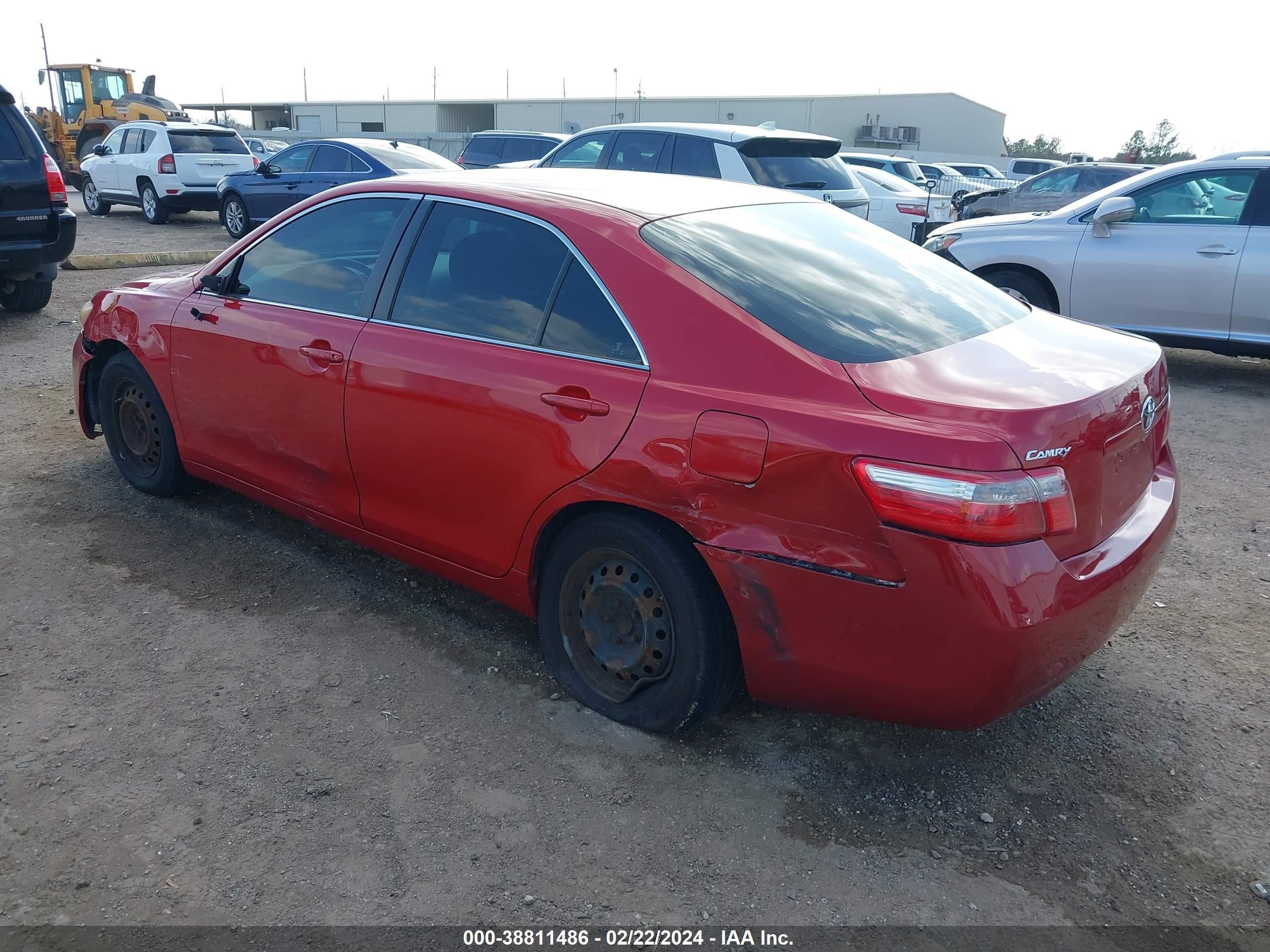 Photo 2 VIN: 4T1BE46K77U124808 - TOYOTA CAMRY 