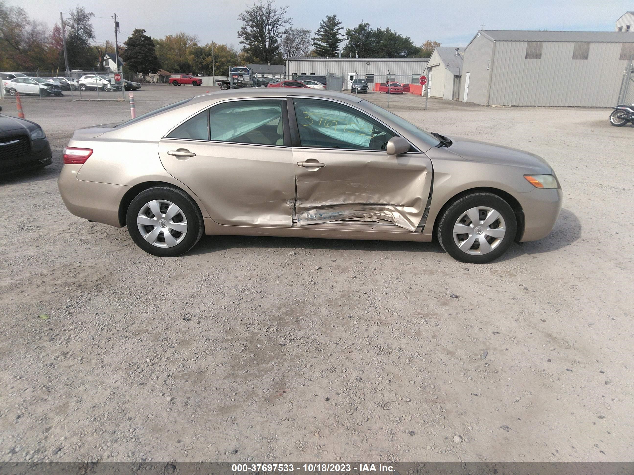 Photo 13 VIN: 4T1BE46K77U172504 - TOYOTA CAMRY 