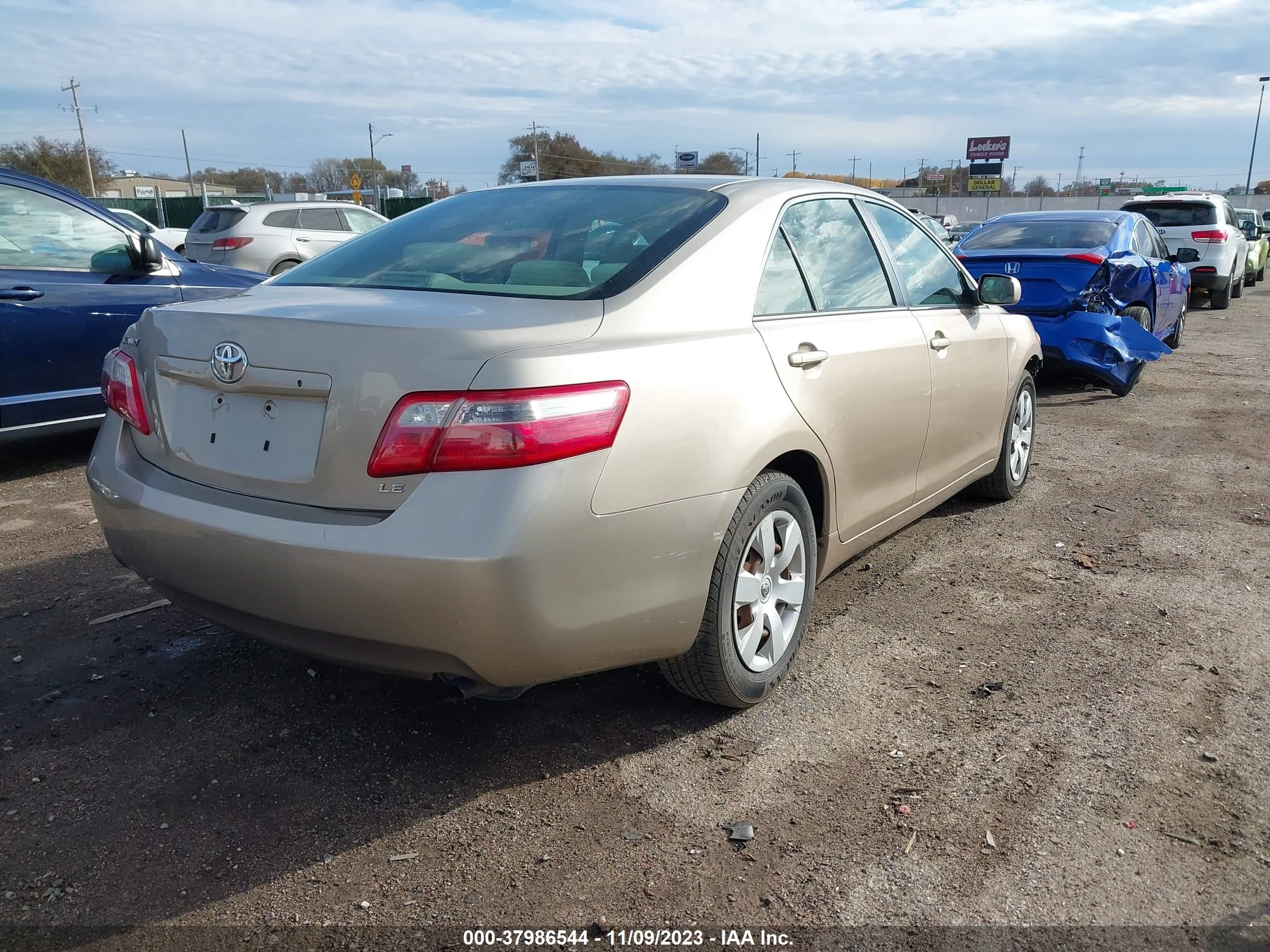 Photo 3 VIN: 4T1BE46K77U512220 - TOYOTA CAMRY 