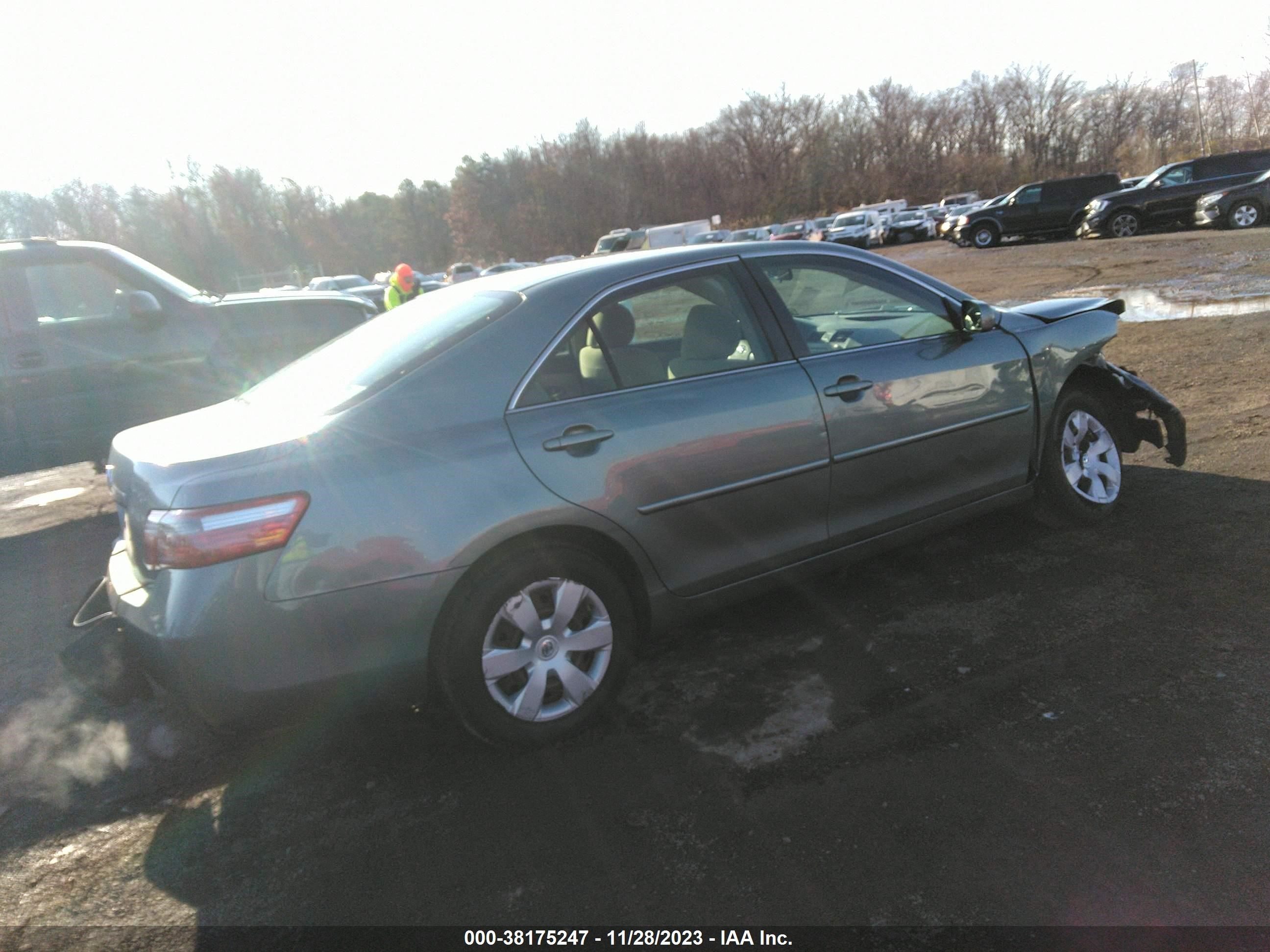 Photo 3 VIN: 4T1BE46K77U581571 - TOYOTA CAMRY 