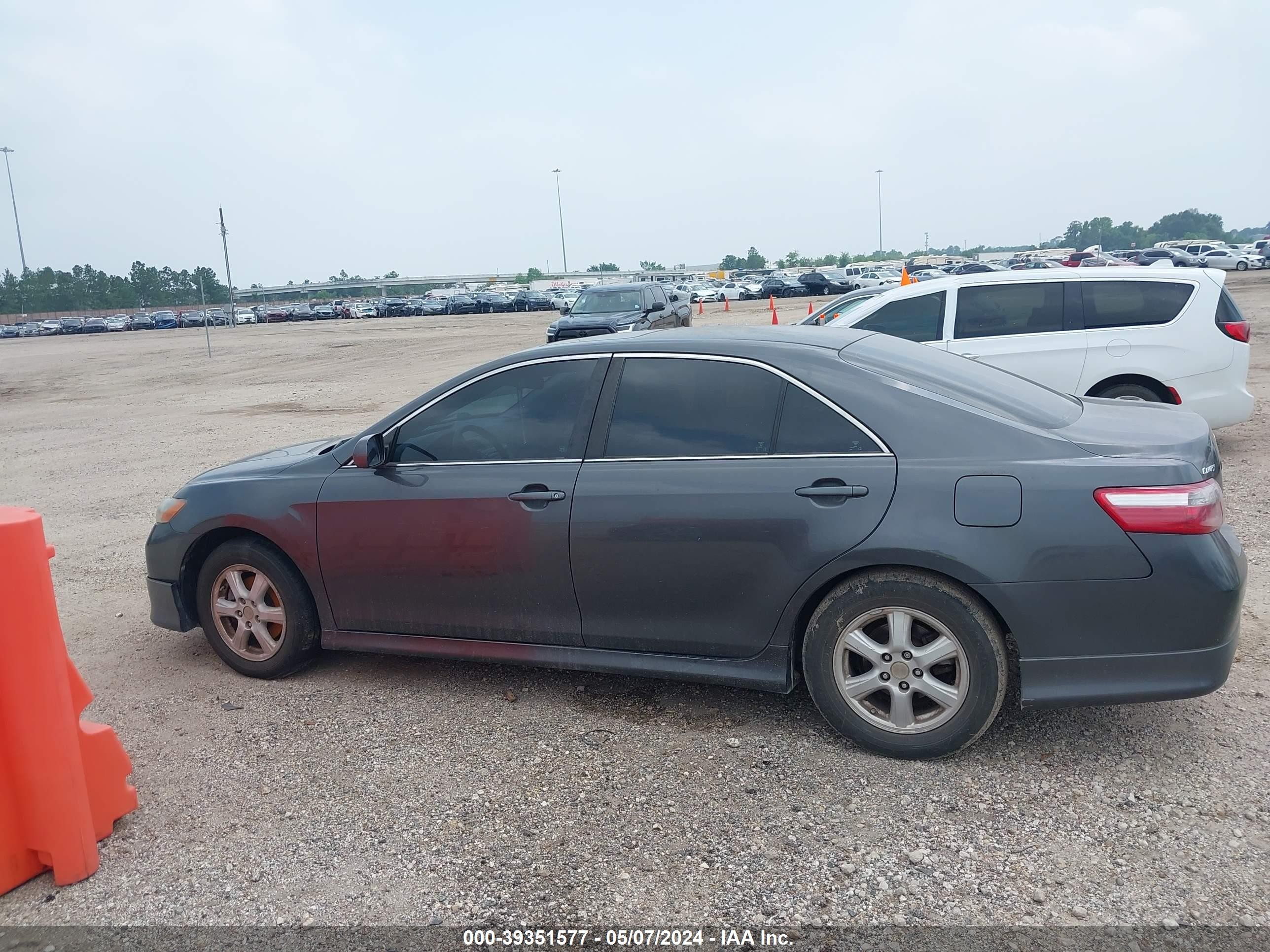 Photo 13 VIN: 4T1BE46K77U644555 - TOYOTA CAMRY 