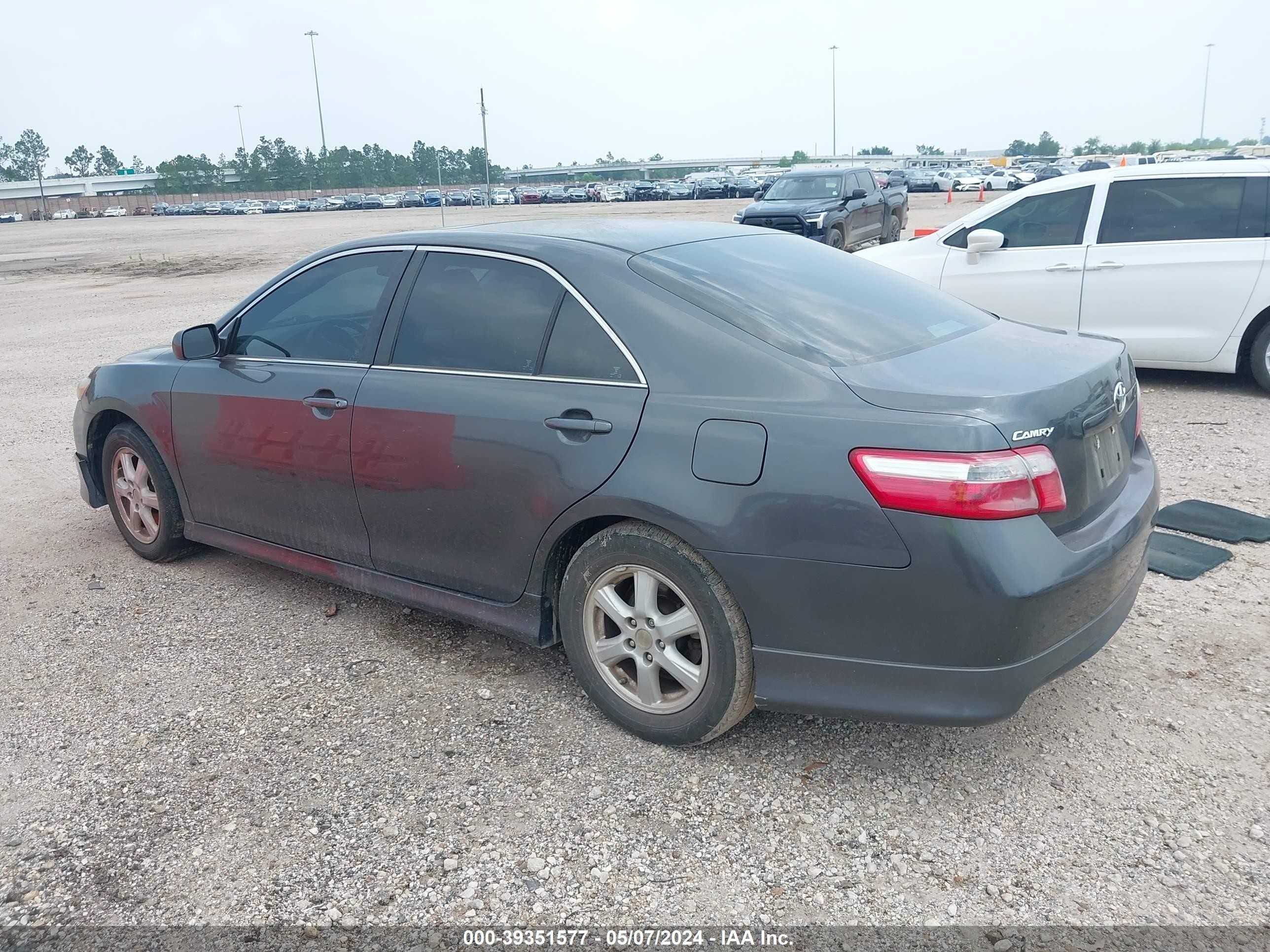 Photo 2 VIN: 4T1BE46K77U644555 - TOYOTA CAMRY 