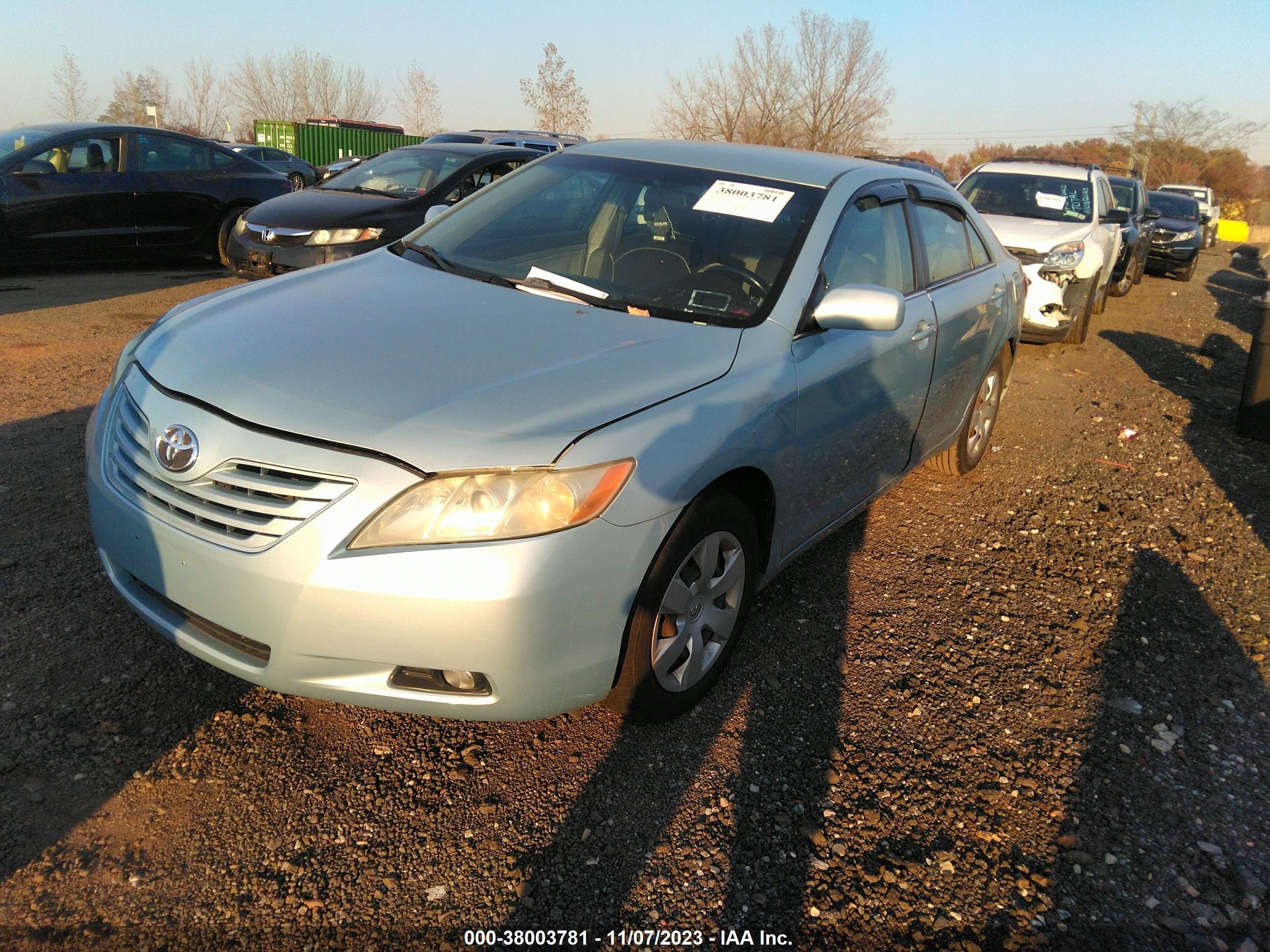 Photo 2 VIN: 4T1BE46K77U650145 - TOYOTA CAMRY 