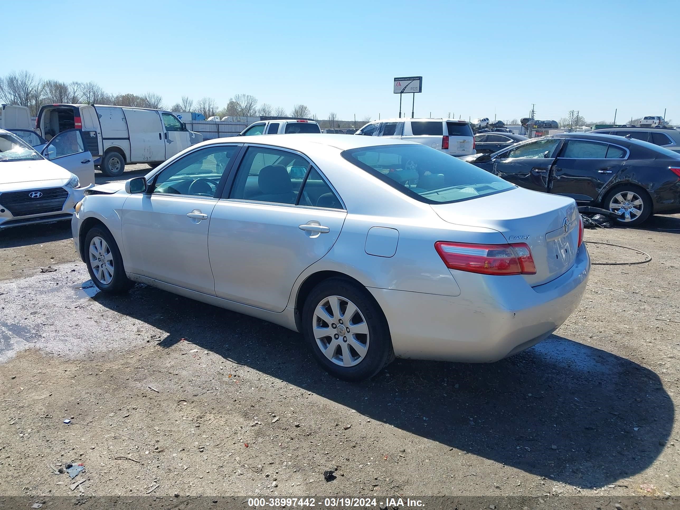 Photo 2 VIN: 4T1BE46K78U758007 - TOYOTA CAMRY 