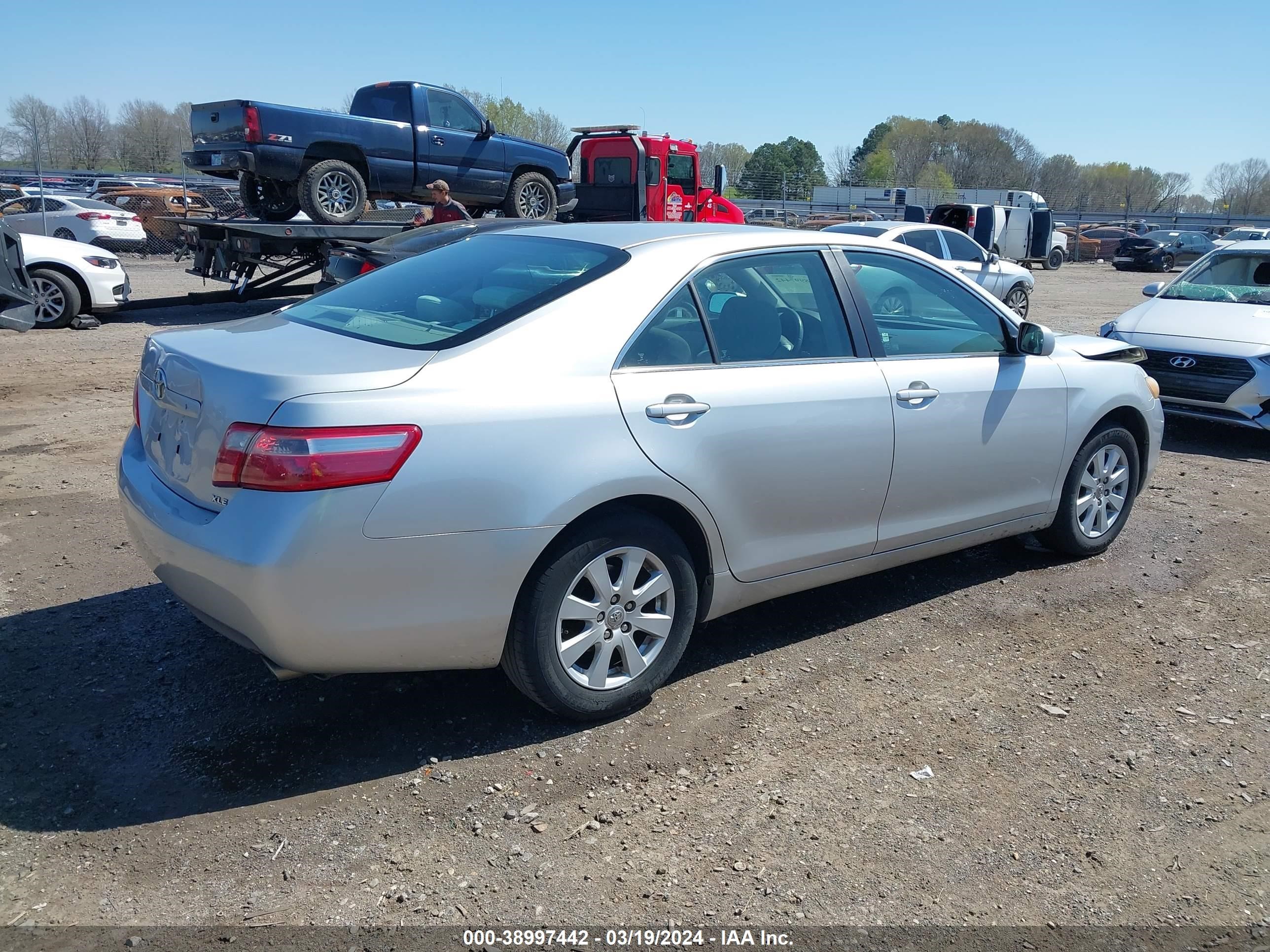 Photo 3 VIN: 4T1BE46K78U758007 - TOYOTA CAMRY 