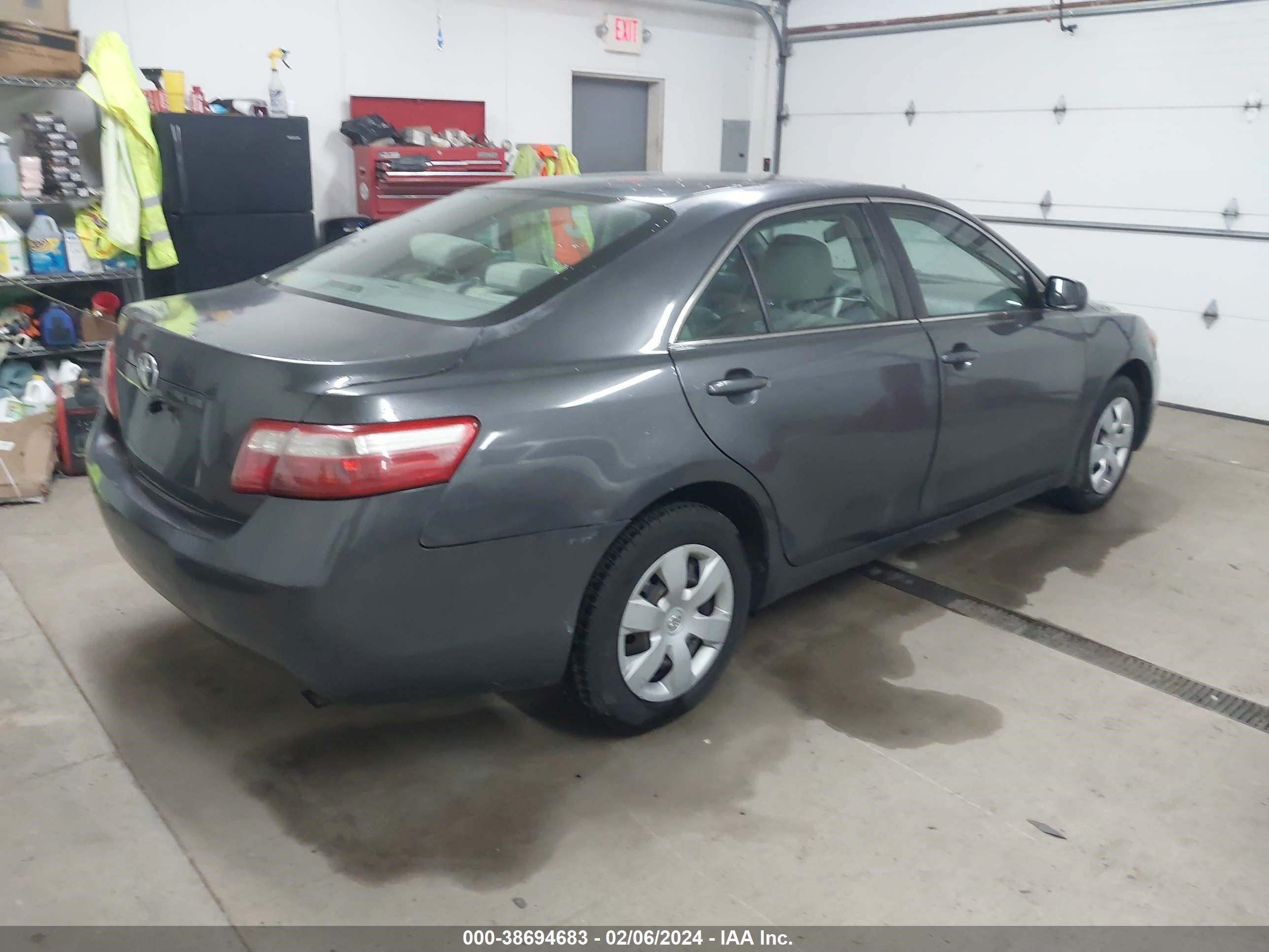 Photo 3 VIN: 4T1BE46K79U409091 - TOYOTA CAMRY 