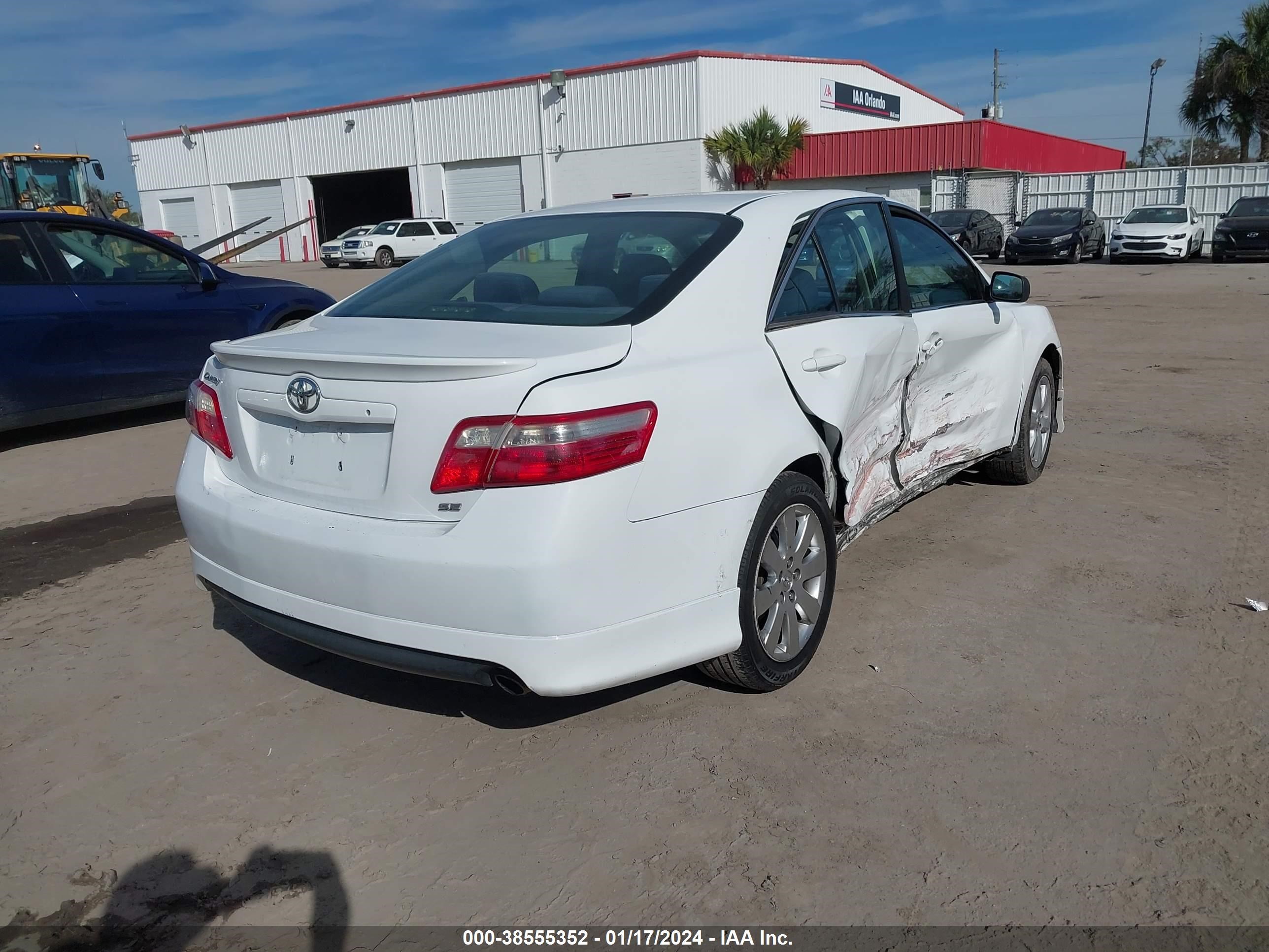 Photo 3 VIN: 4T1BE46K87U562558 - TOYOTA CAMRY 