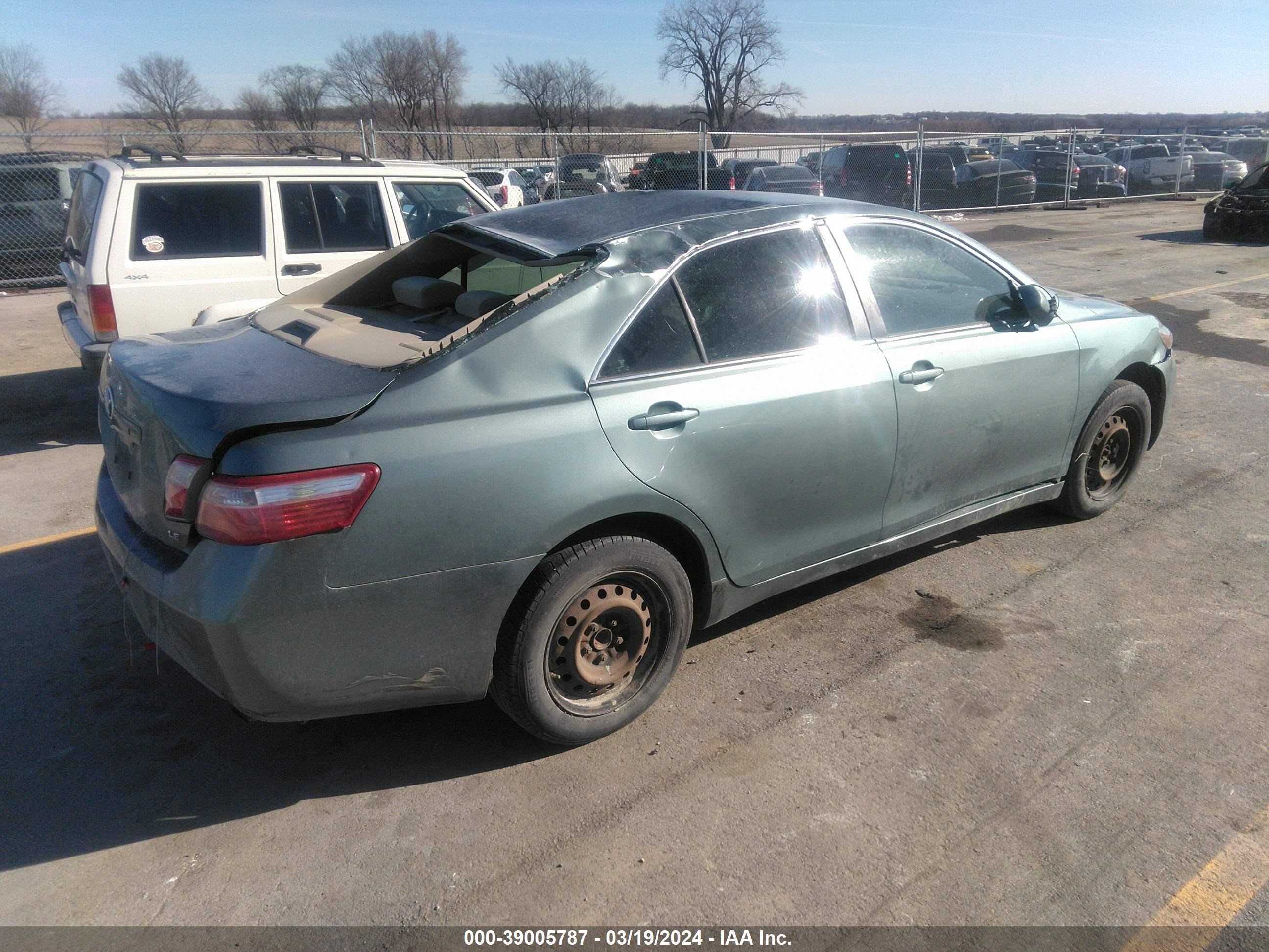 Photo 3 VIN: 4T1BE46K87U660991 - TOYOTA CAMRY 