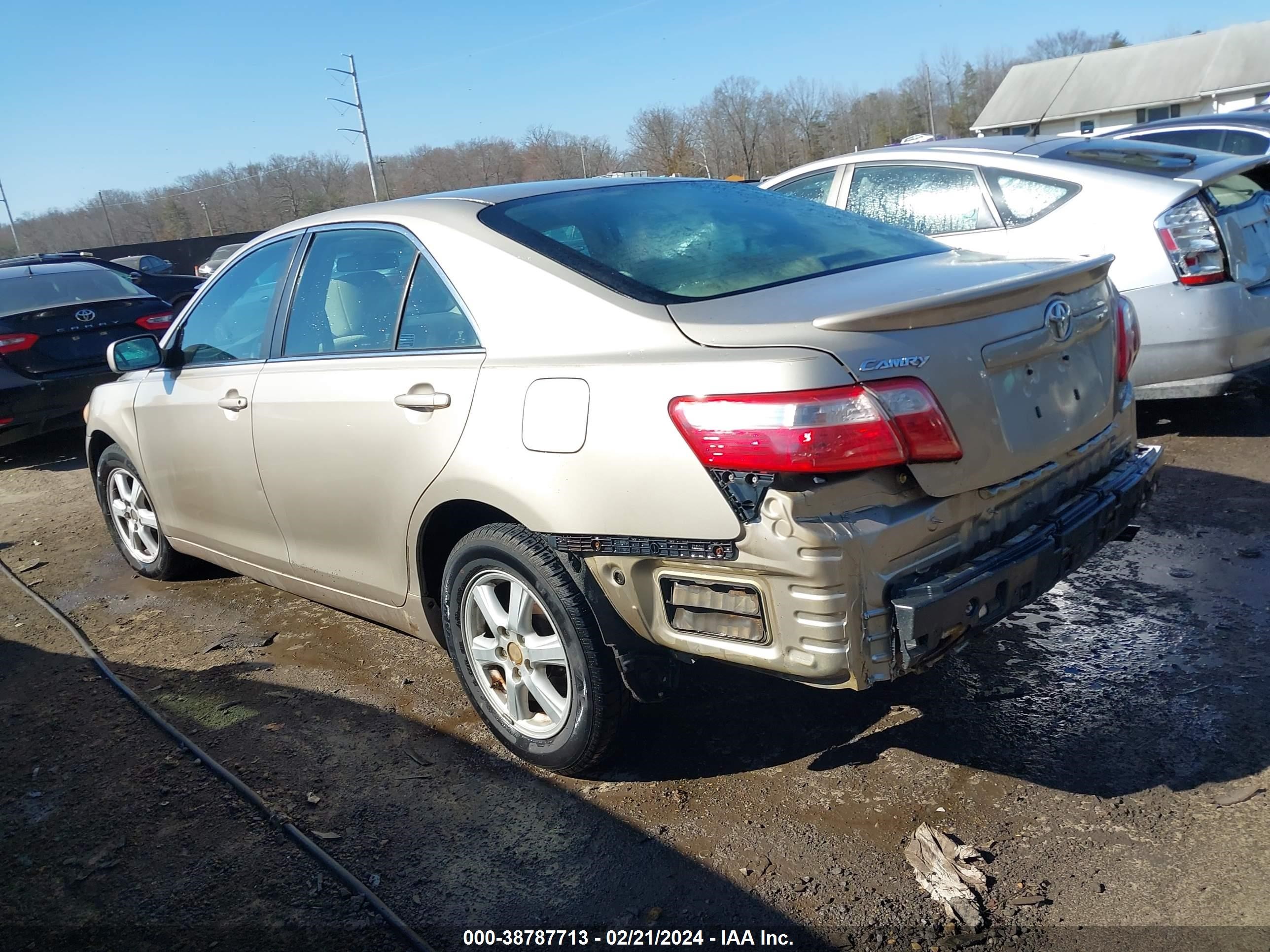 Photo 2 VIN: 4T1BE46K88U774703 - TOYOTA CAMRY 