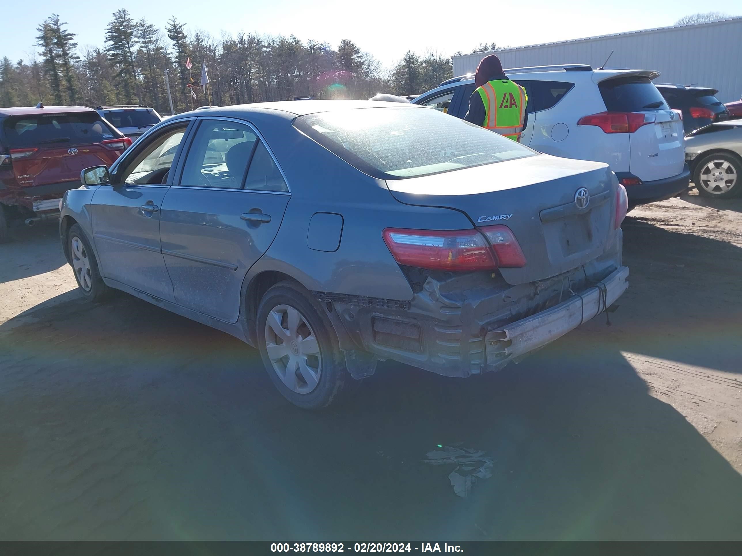 Photo 2 VIN: 4T1BE46K97U669652 - TOYOTA CAMRY 