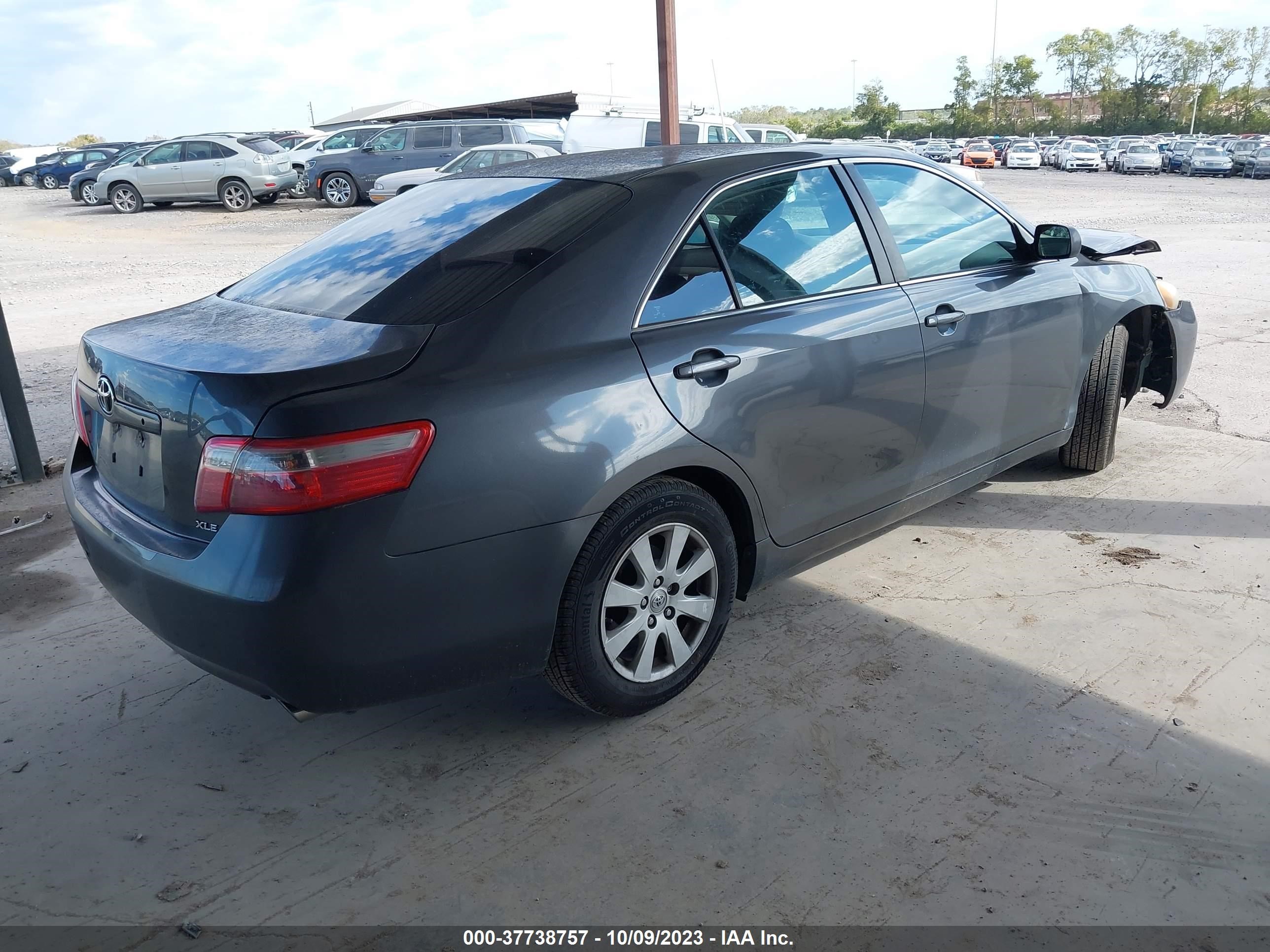 Photo 3 VIN: 4T1BE46K98U245499 - TOYOTA CAMRY 