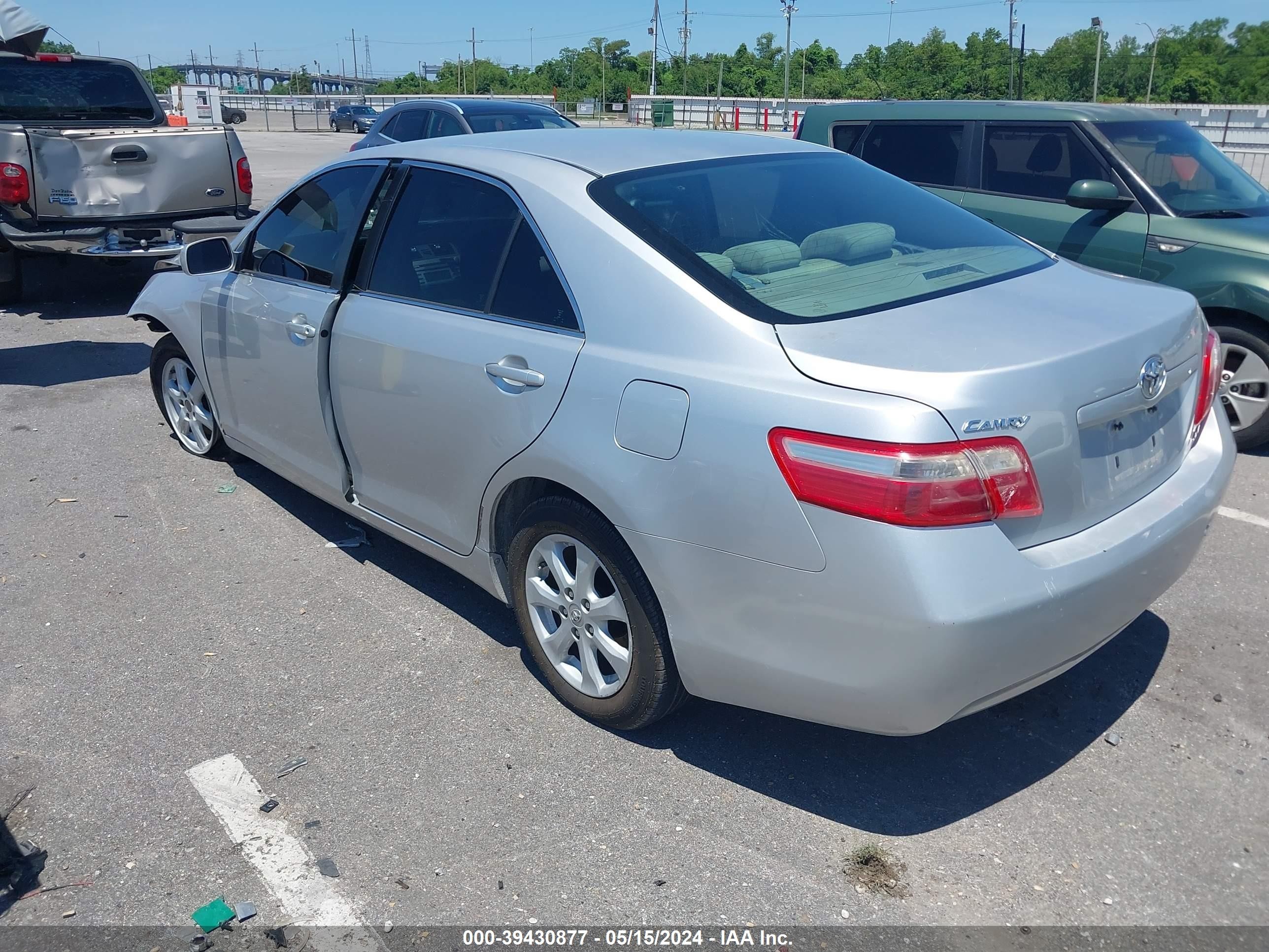 Photo 2 VIN: 4T1BE46K99U325774 - TOYOTA CAMRY 