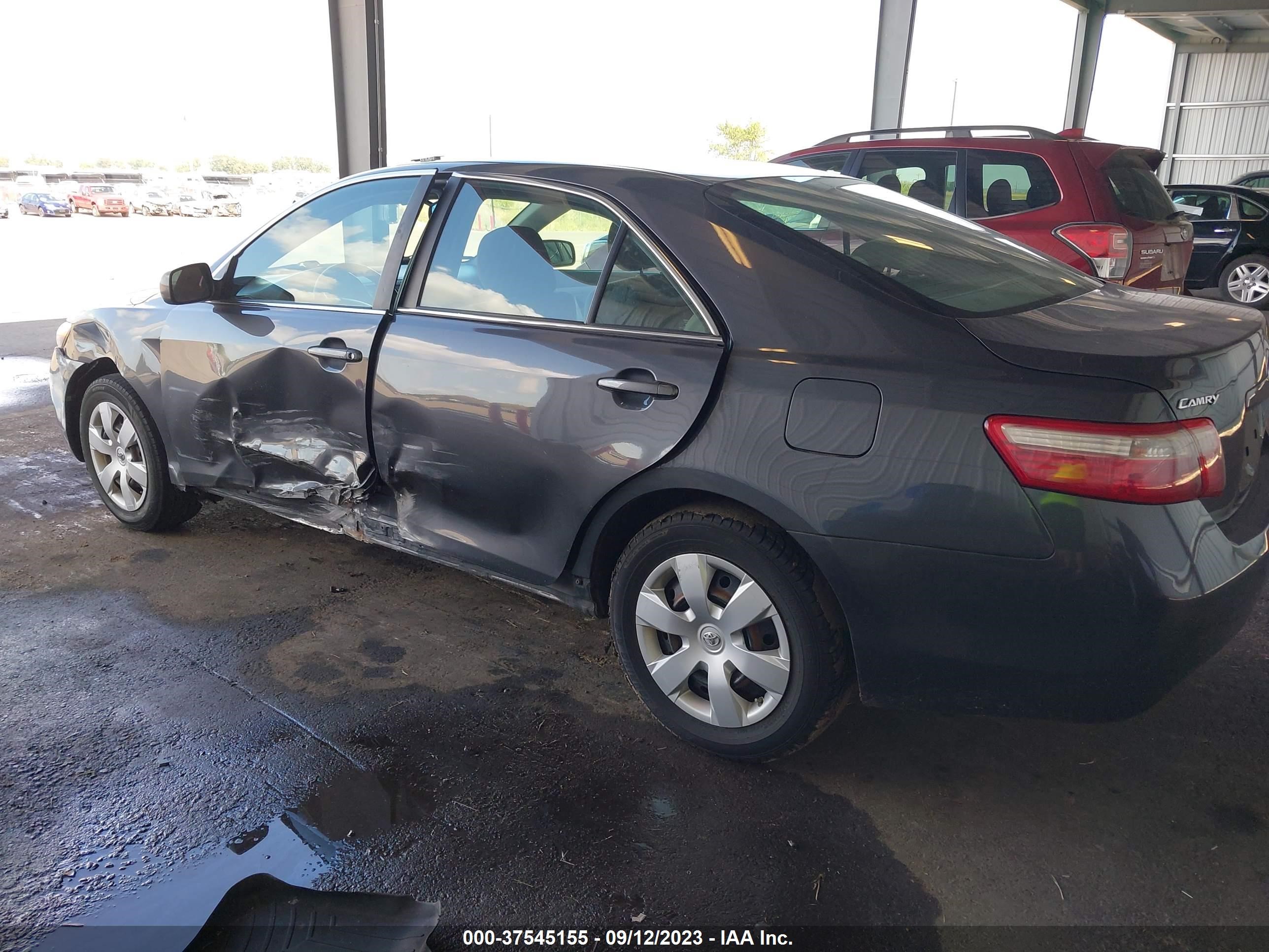 Photo 2 VIN: 4T1BE46K99U385392 - TOYOTA CAMRY 