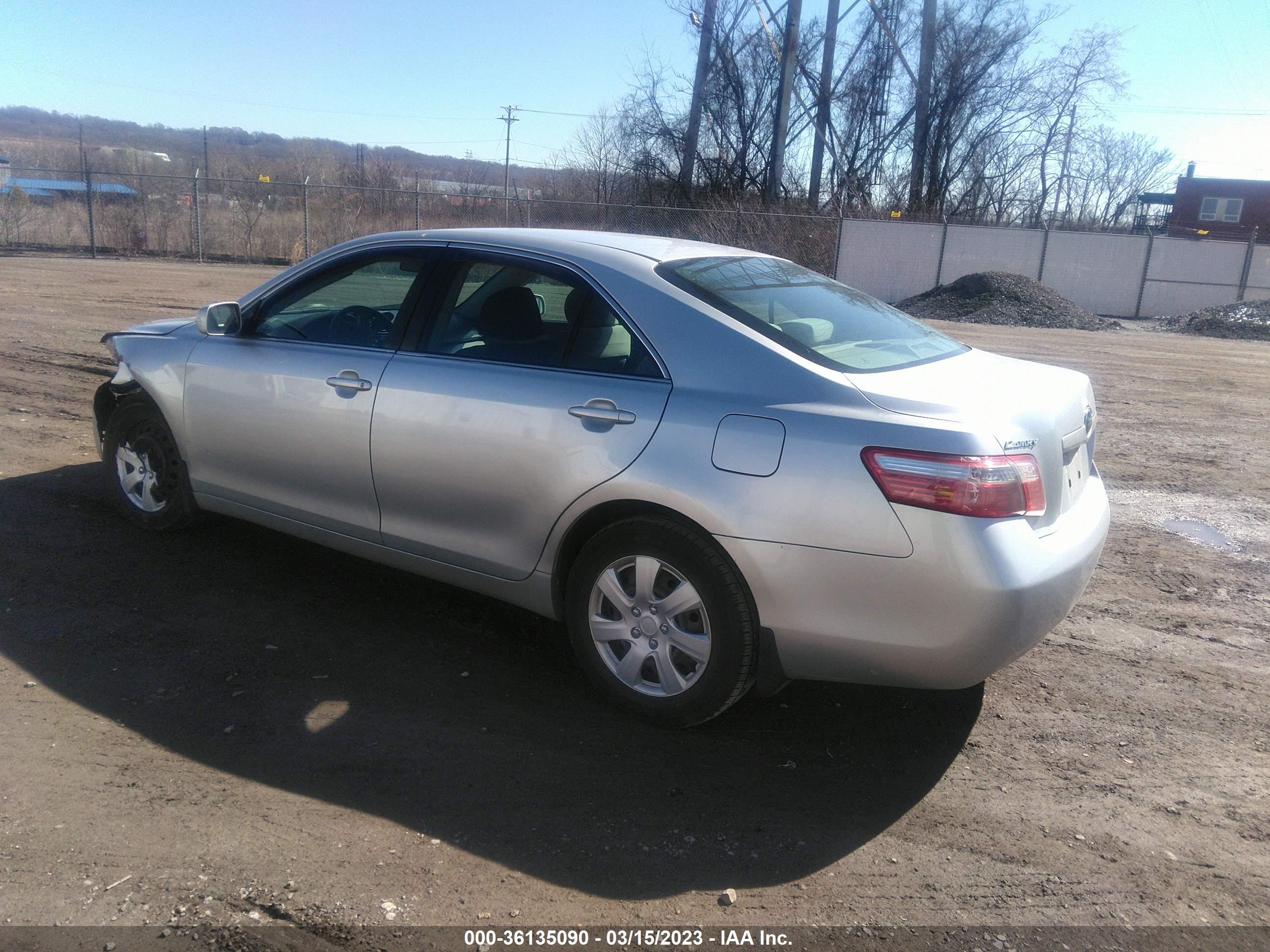 Photo 2 VIN: 4T1BE46KX7U006753 - TOYOTA CAMRY 