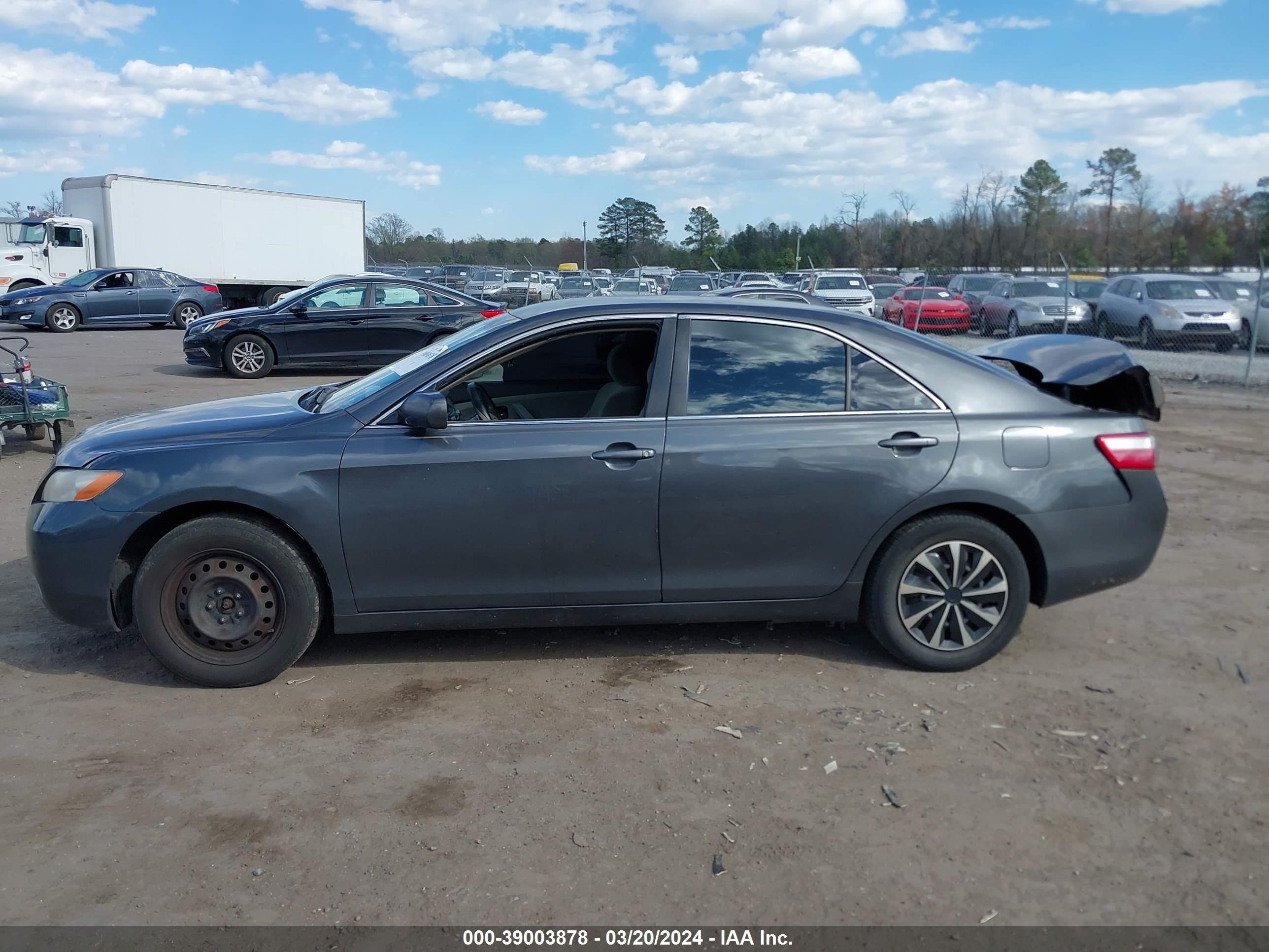 Photo 13 VIN: 4T1BE46KX7U024315 - TOYOTA CAMRY 