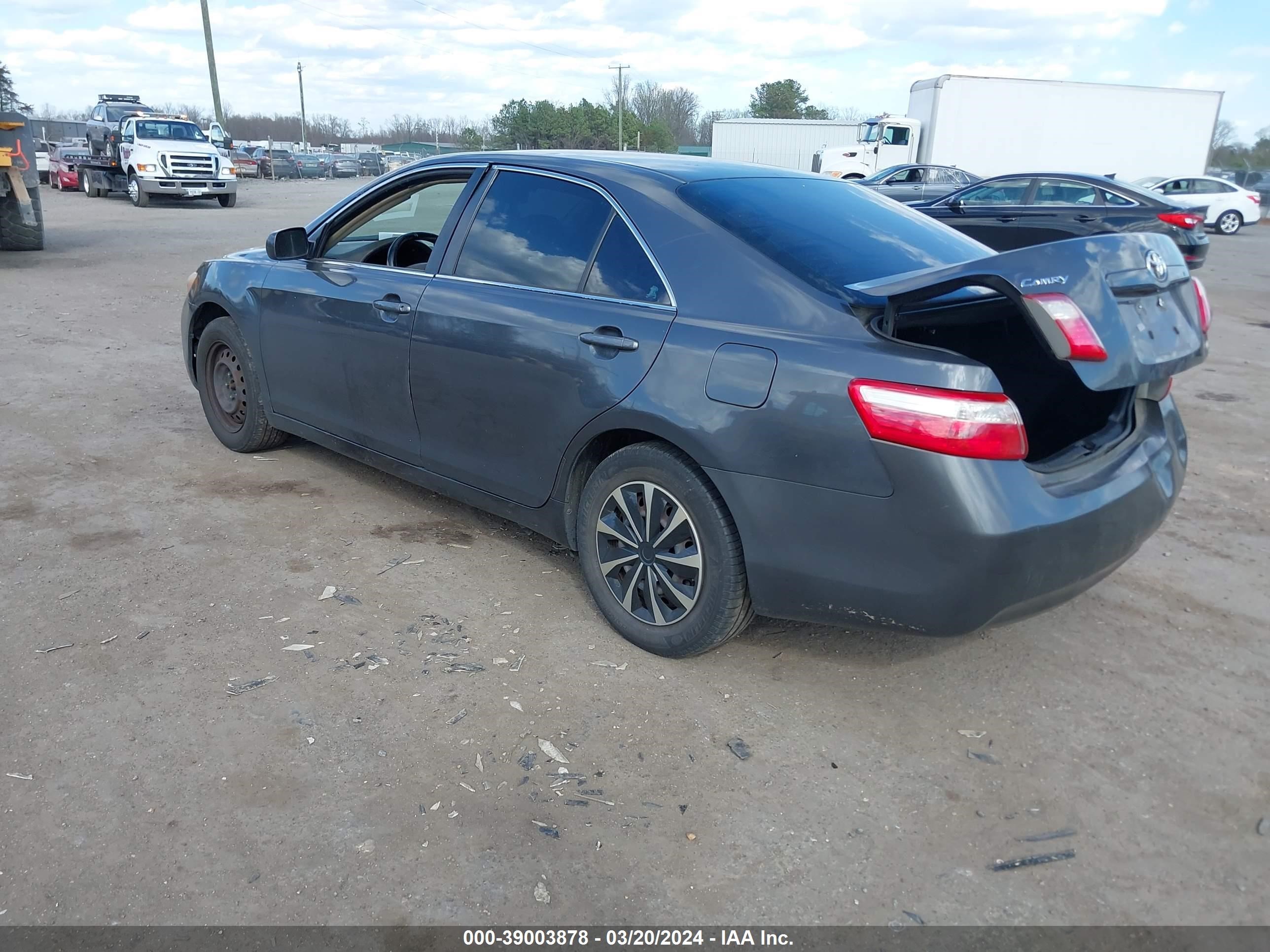 Photo 2 VIN: 4T1BE46KX7U024315 - TOYOTA CAMRY 