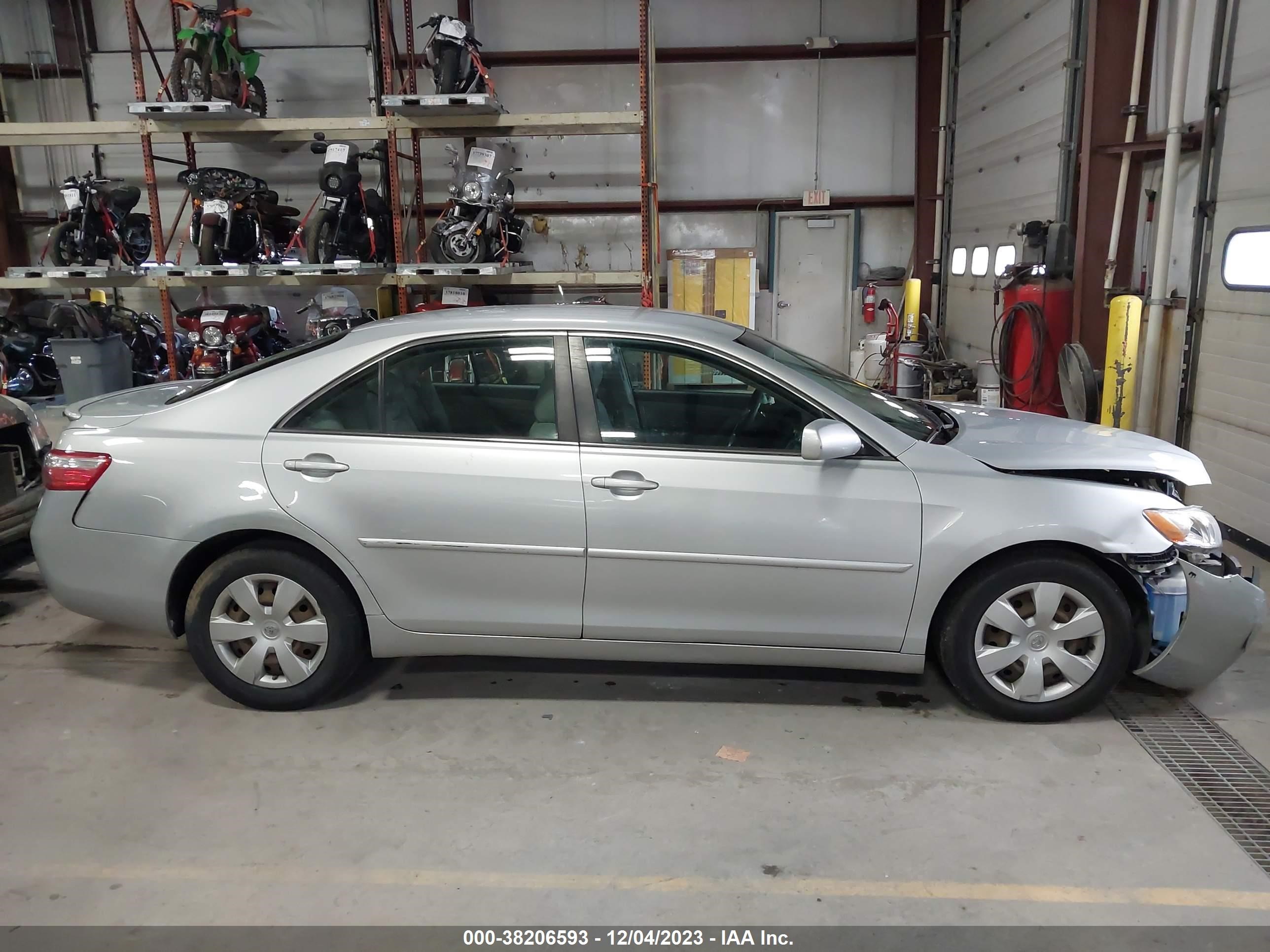 Photo 12 VIN: 4T1BE46KX7U055399 - TOYOTA CAMRY 