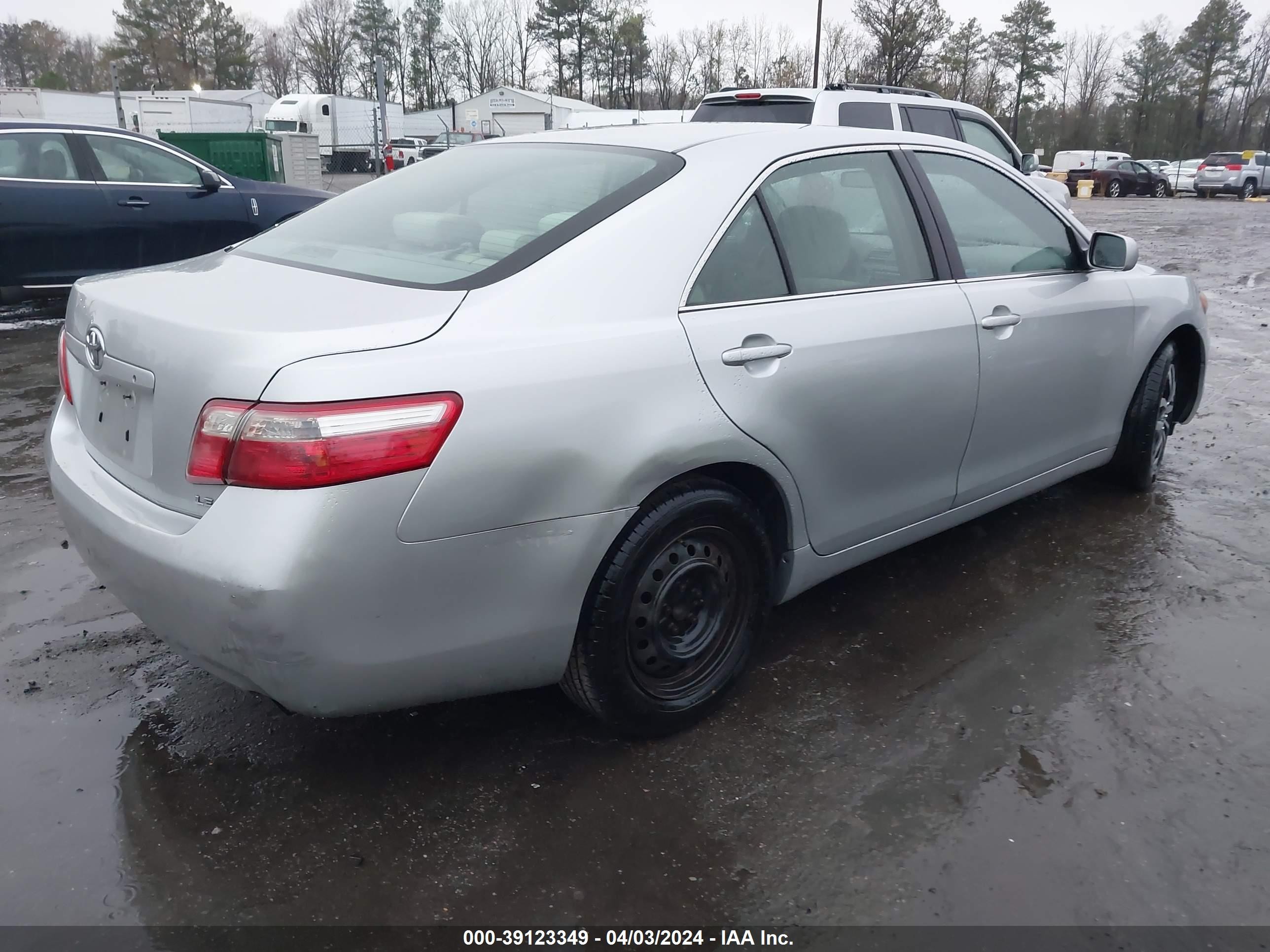 Photo 3 VIN: 4T1BE46KX7U148813 - TOYOTA CAMRY 