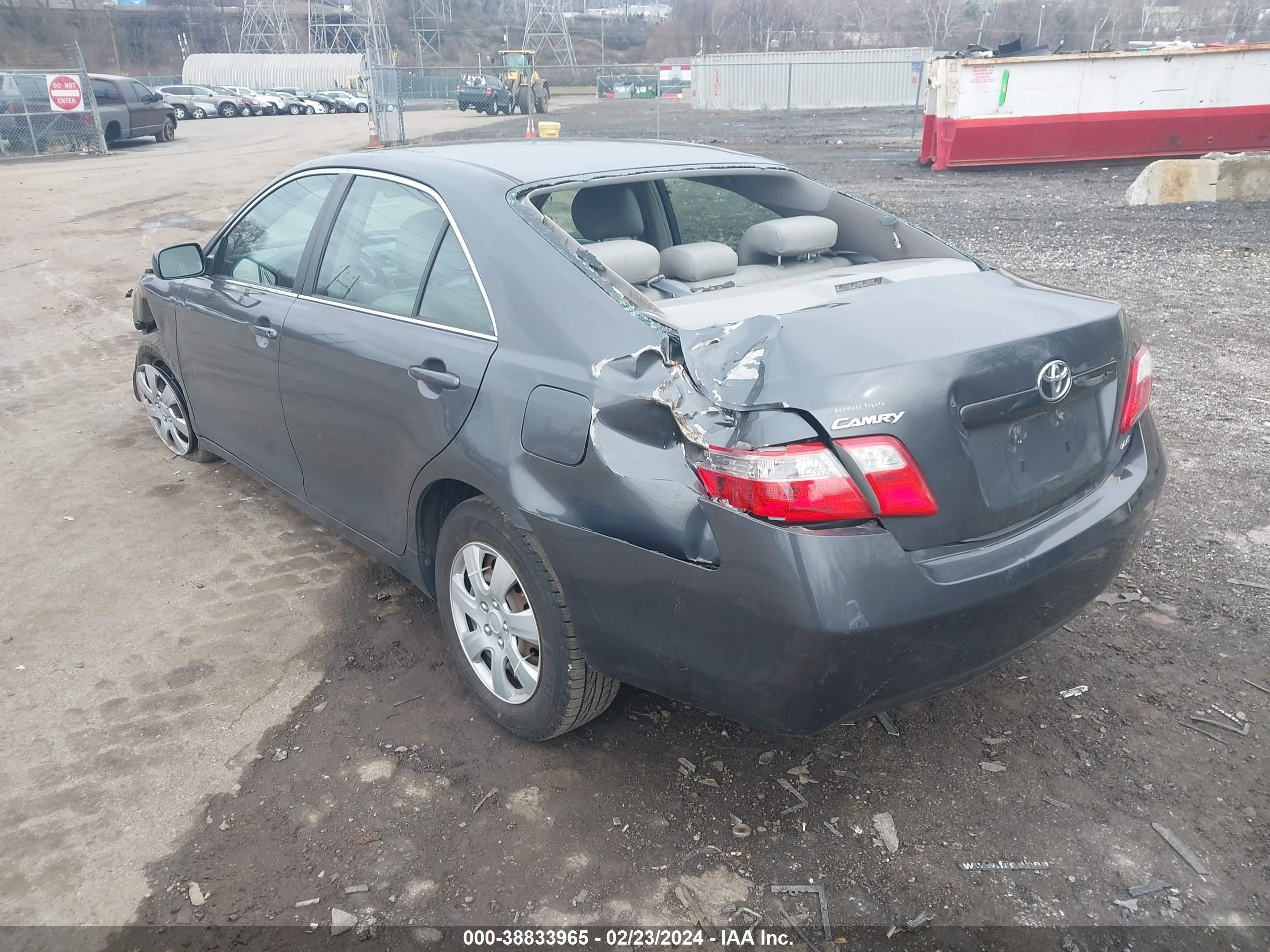 Photo 5 VIN: 4T1BE46KX7U570628 - TOYOTA CAMRY 