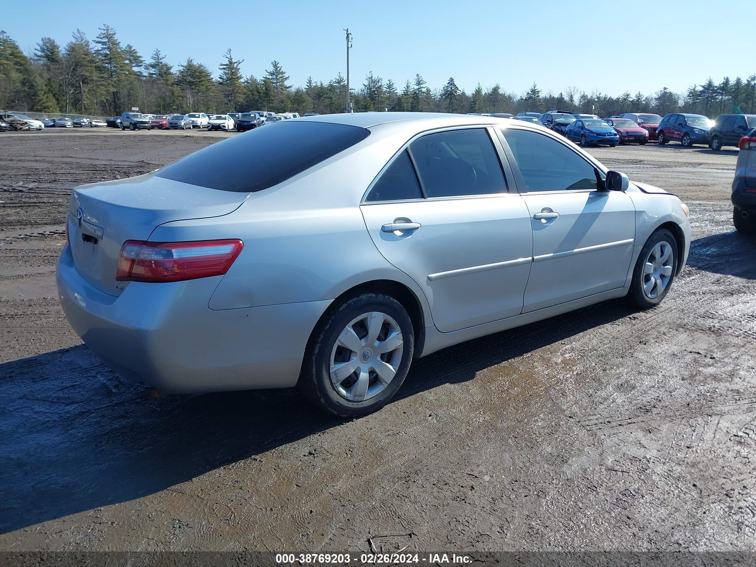 Photo 3 VIN: 4T1BE46KX7U634165 - TOYOTA CAMRY 