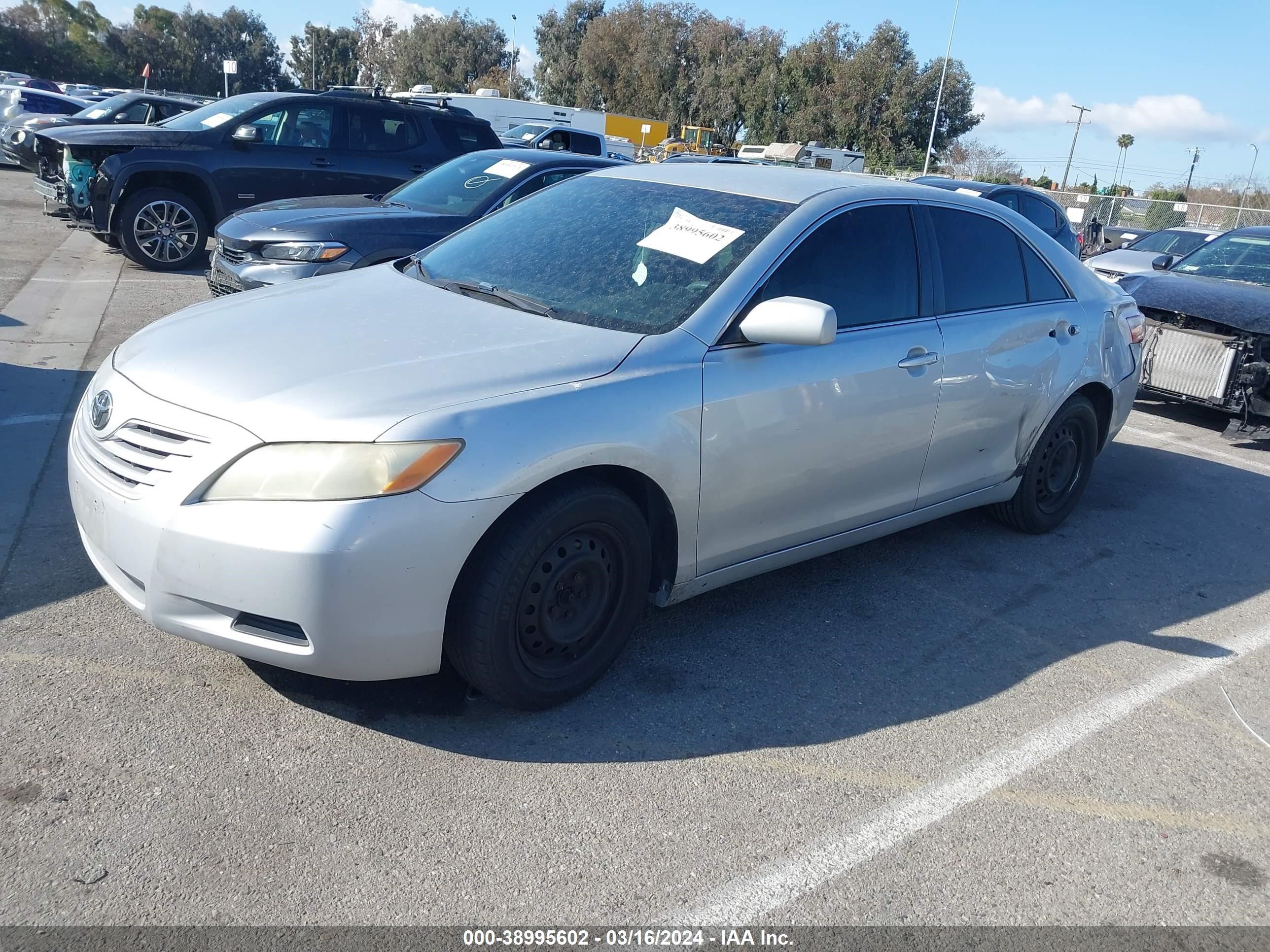 Photo 1 VIN: 4T1BE46KX7U665075 - TOYOTA CAMRY 