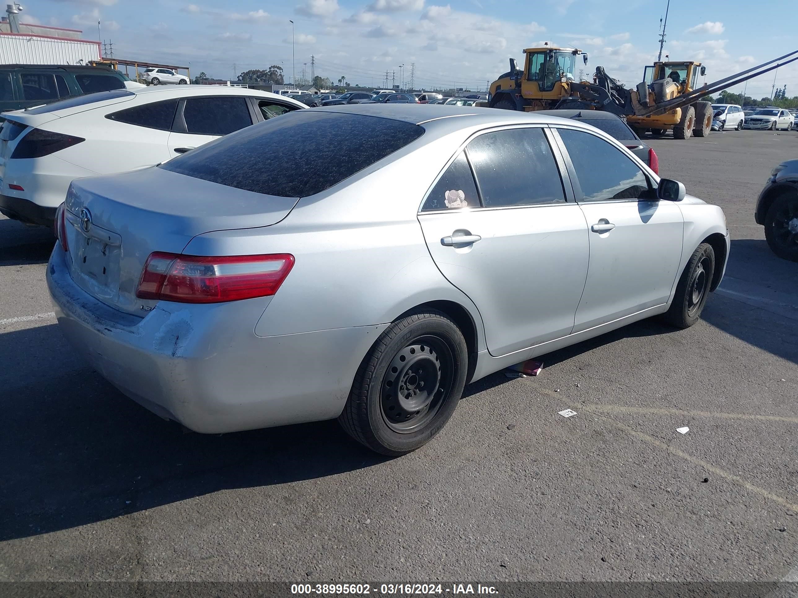 Photo 3 VIN: 4T1BE46KX7U665075 - TOYOTA CAMRY 