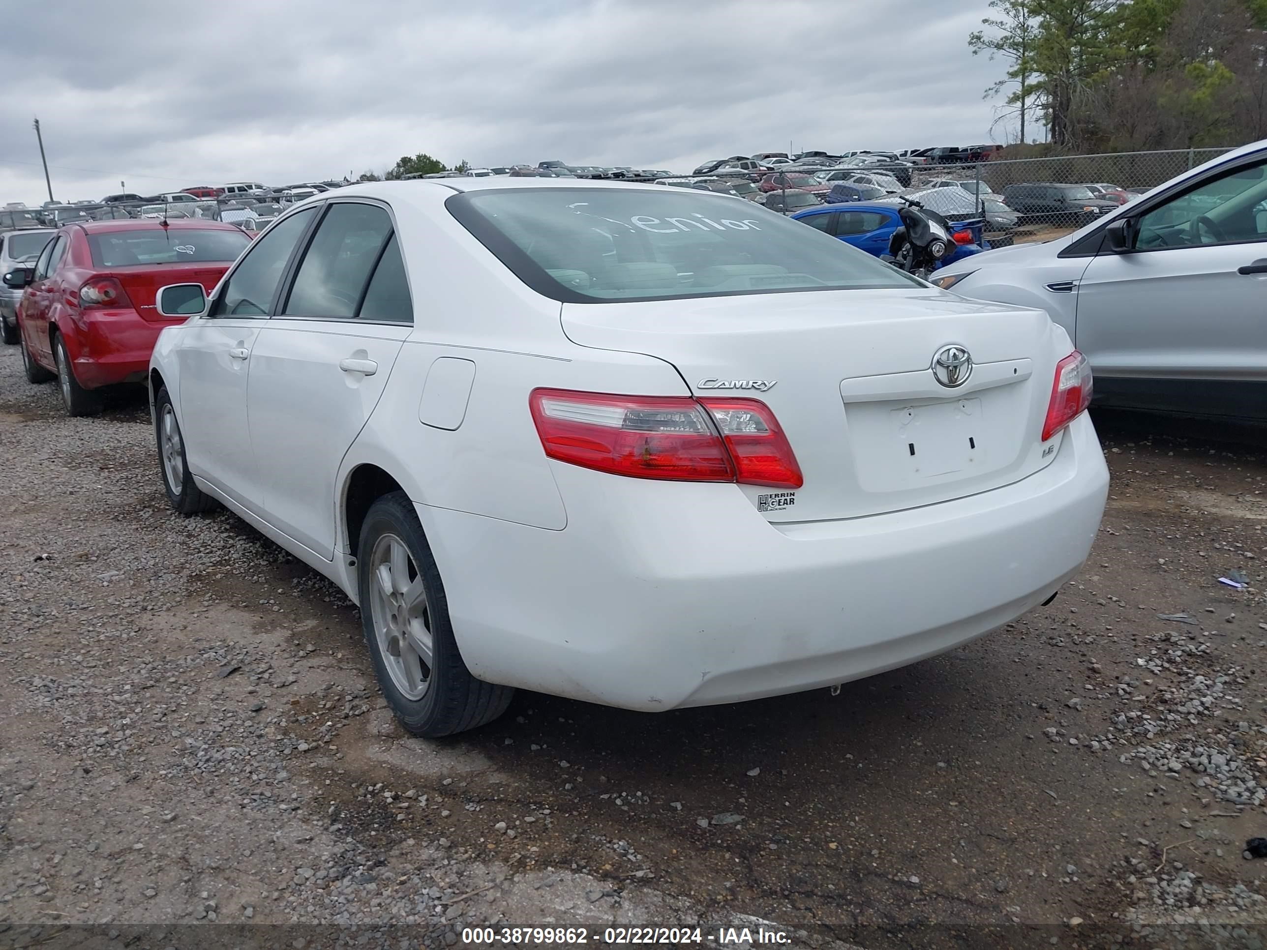 Photo 2 VIN: 4T1BE46KX7U722309 - TOYOTA CAMRY 