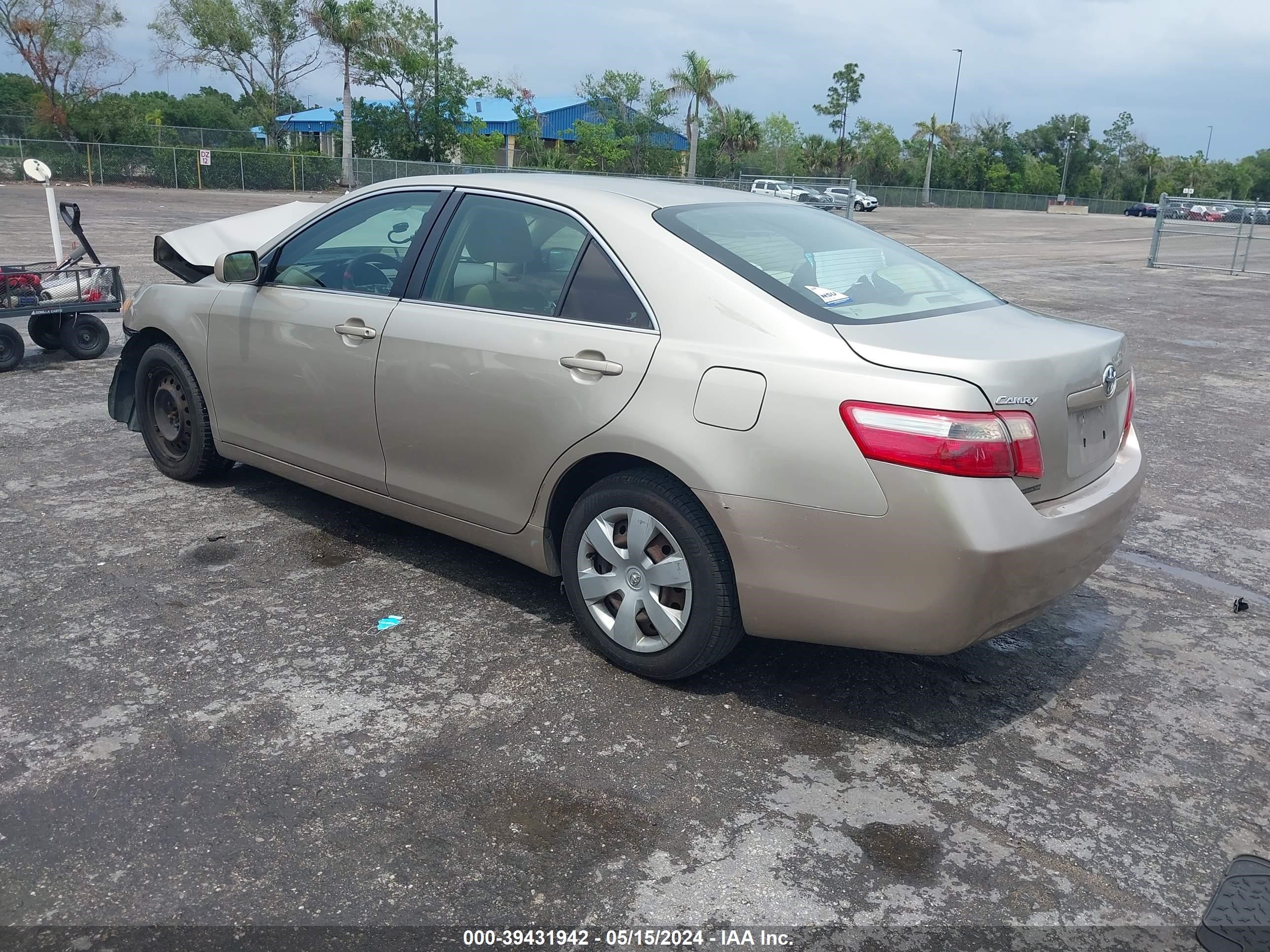 Photo 2 VIN: 4T1BE46KX7U726795 - TOYOTA CAMRY 