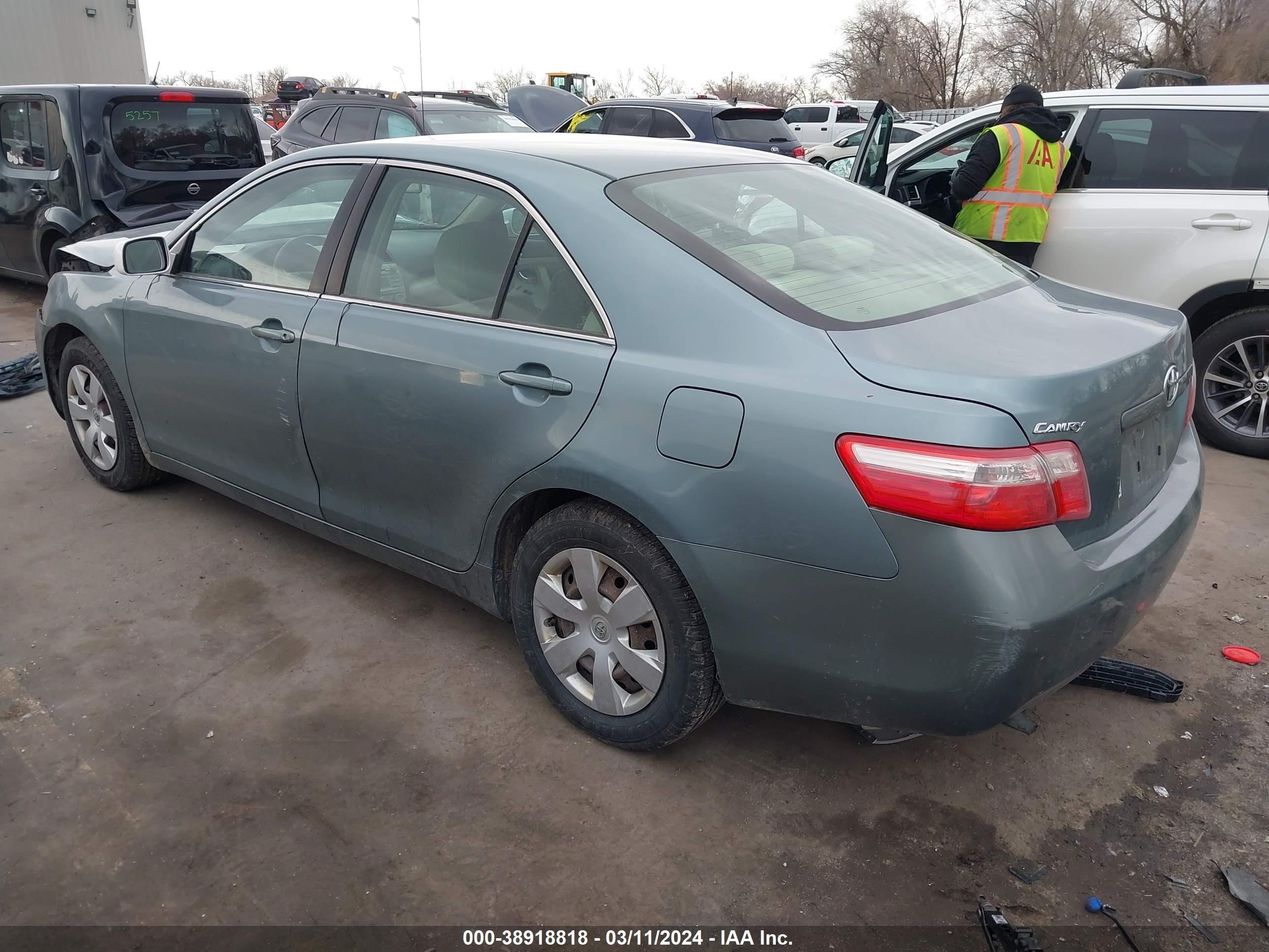 Photo 2 VIN: 4T1BE46KX94793660 - TOYOTA CAMRY 