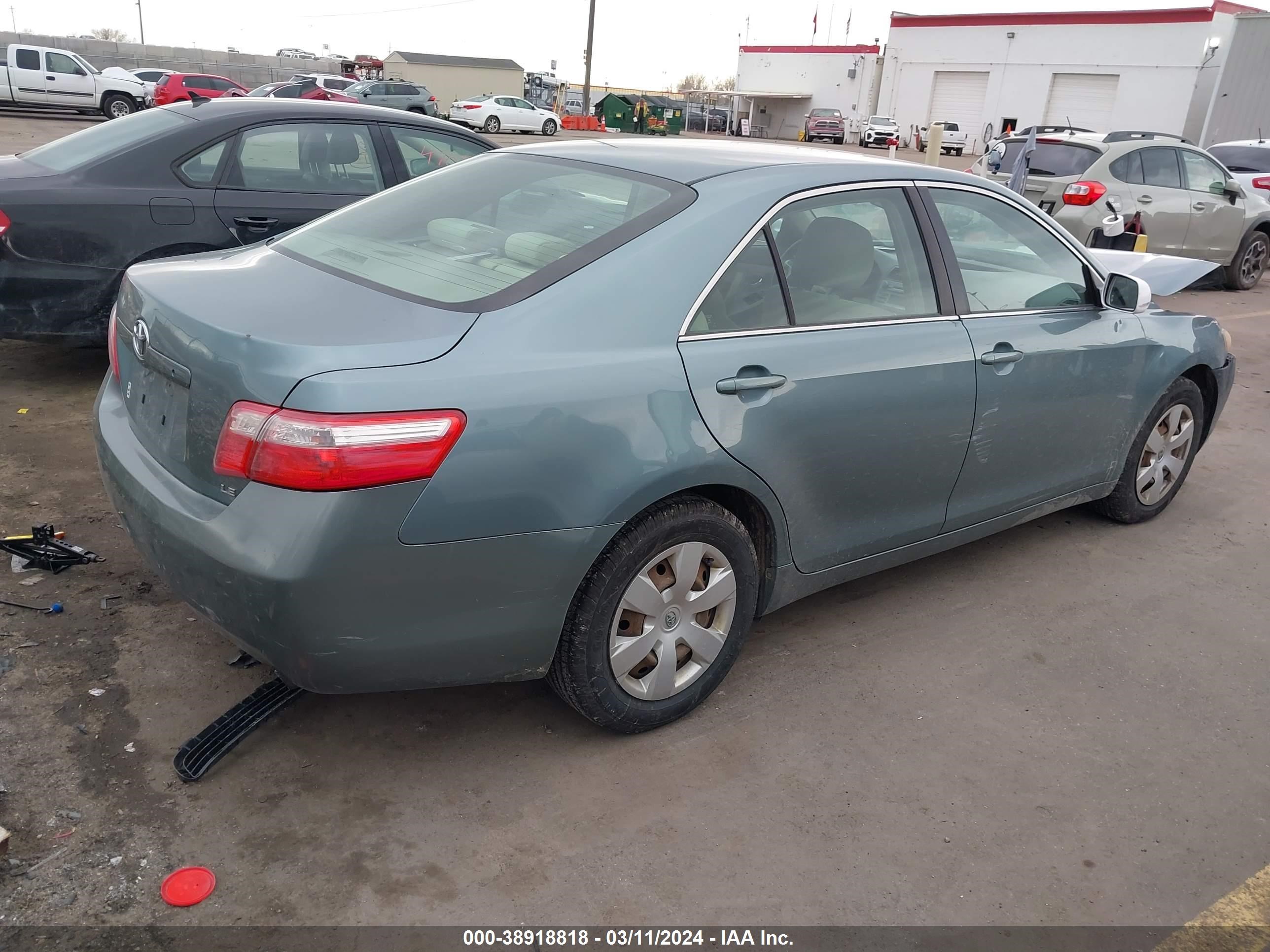 Photo 3 VIN: 4T1BE46KX94793660 - TOYOTA CAMRY 