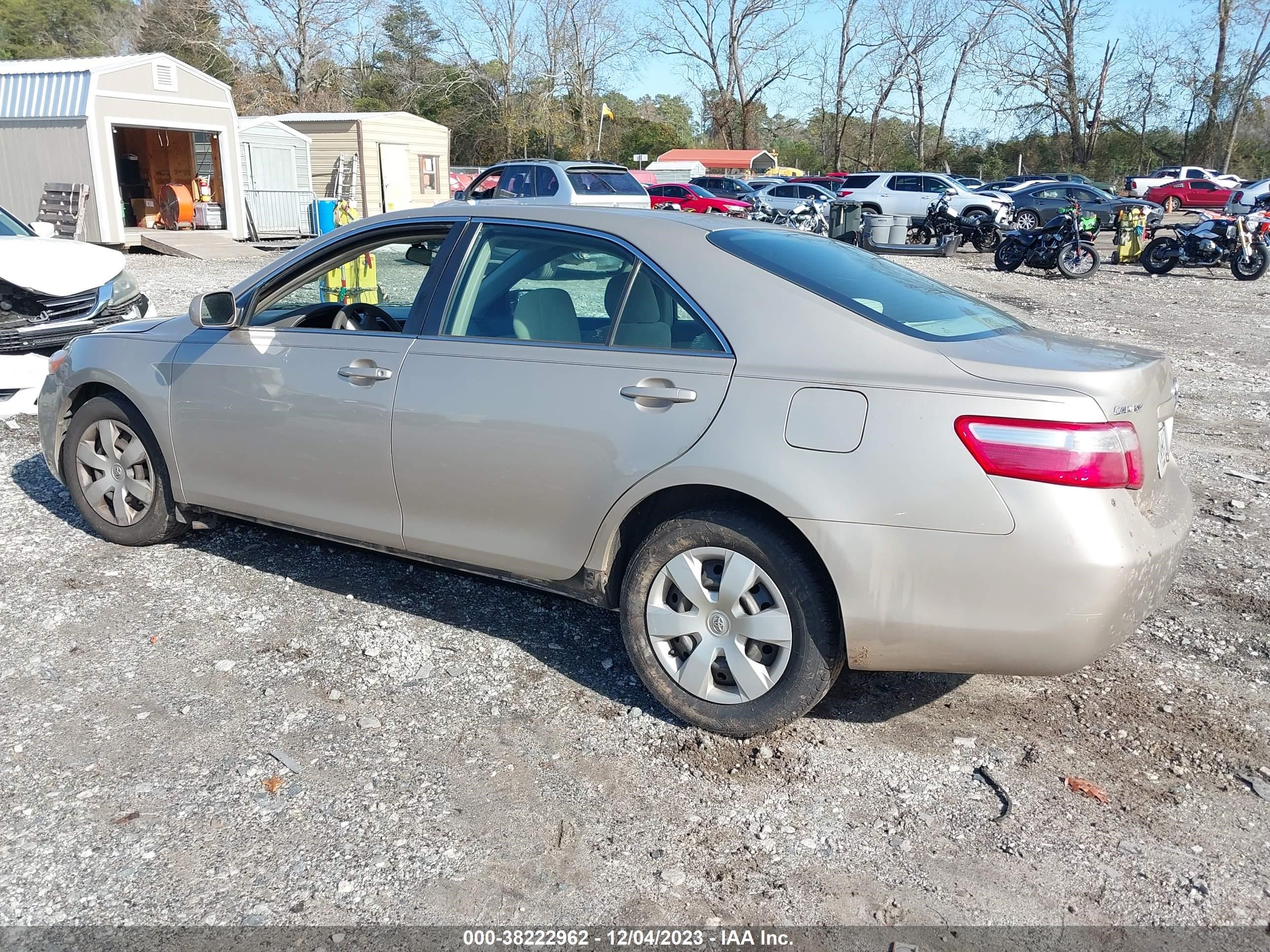 Photo 2 VIN: 4T1BE46KX9U297564 - TOYOTA CAMRY 