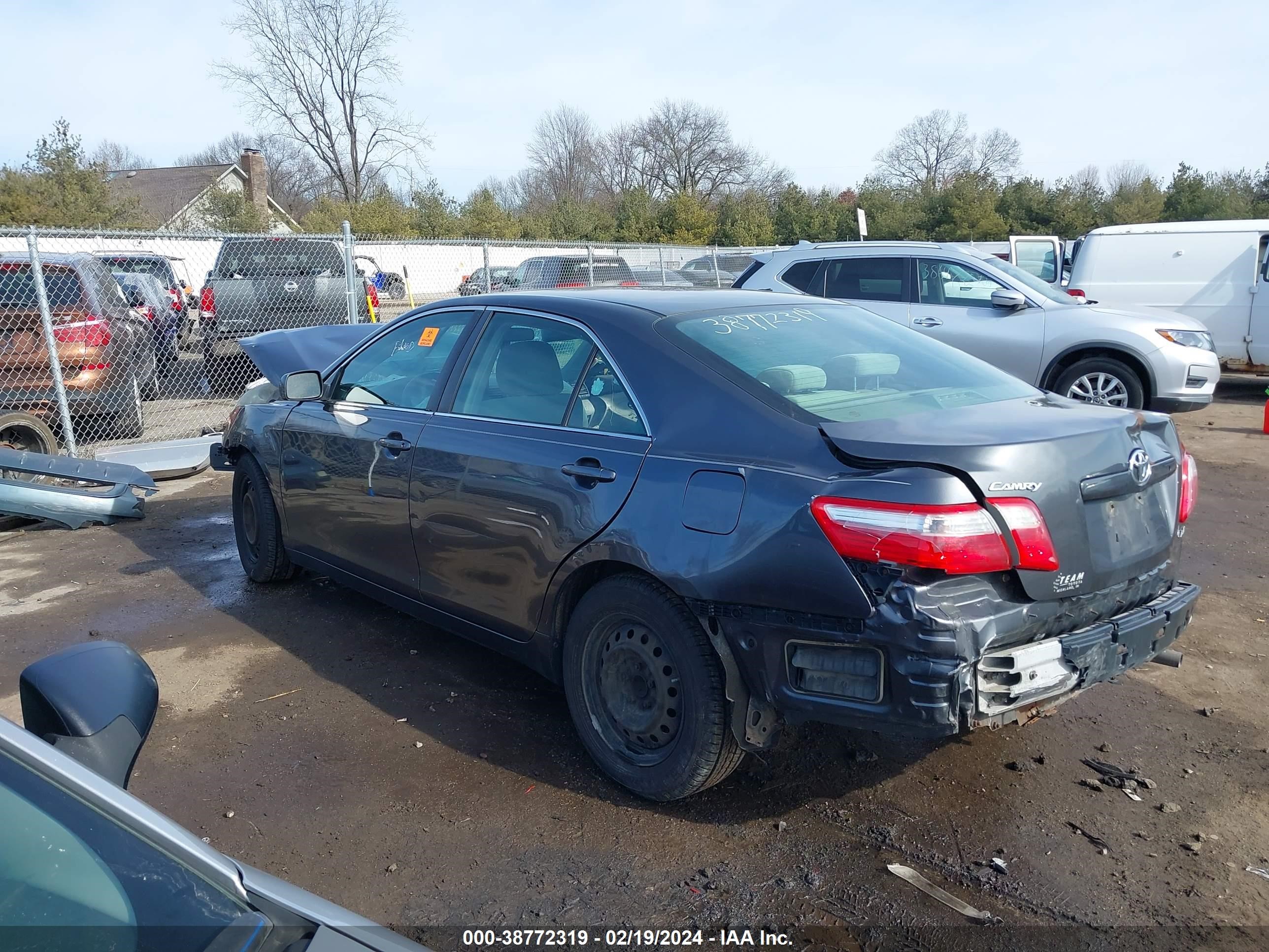 Photo 2 VIN: 4T1BE46KX9U314640 - TOYOTA CAMRY 