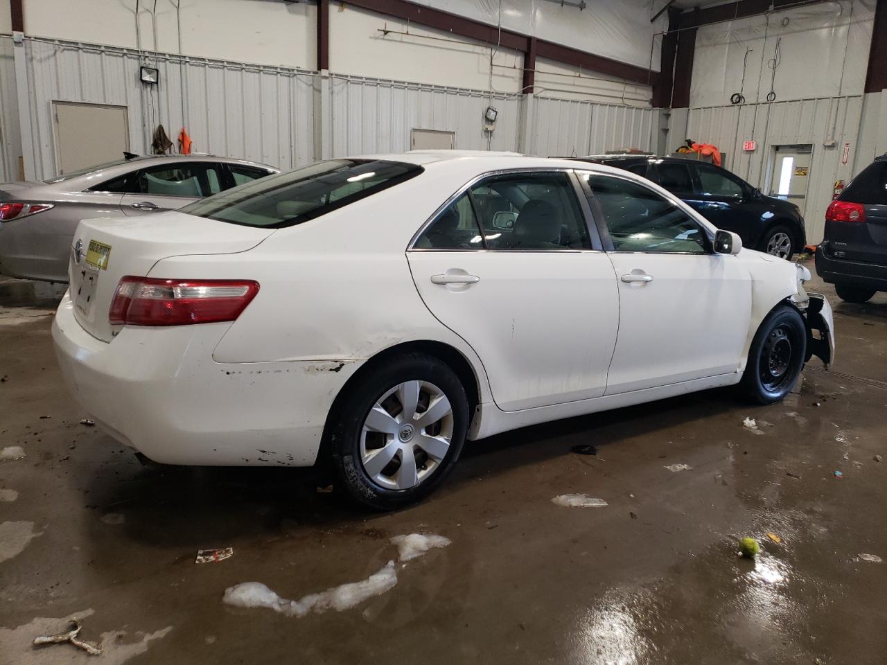 Photo 2 VIN: 4T1BE46KX9U793643 - TOYOTA CAMRY 