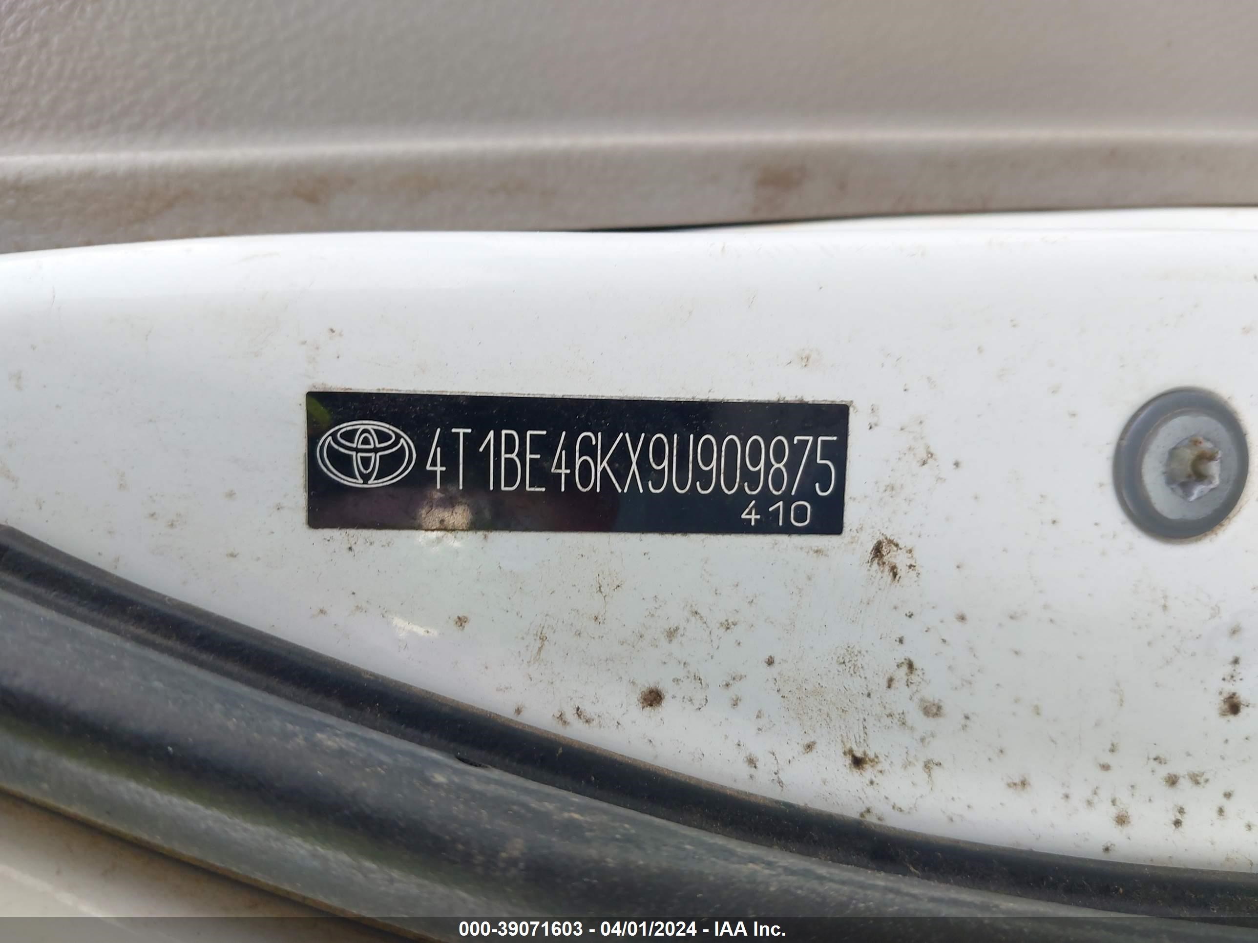 Photo 8 VIN: 4T1BE46KX9U909875 - TOYOTA CAMRY 